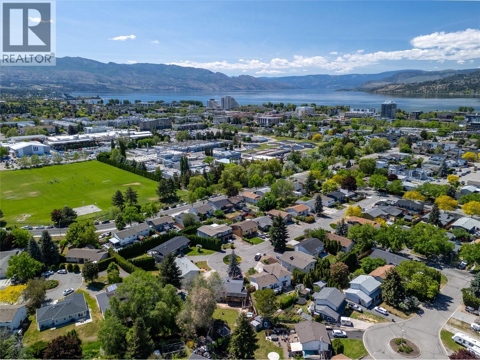992 Grenfell Court, Kelowna, British Columbia  V1Y 8C5 - Photo 3 - 10386422