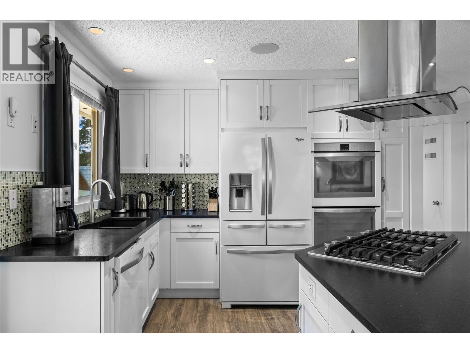992 Grenfell Court, Kelowna, British Columbia  V1Y 8C5 - Photo 5 - 10386422