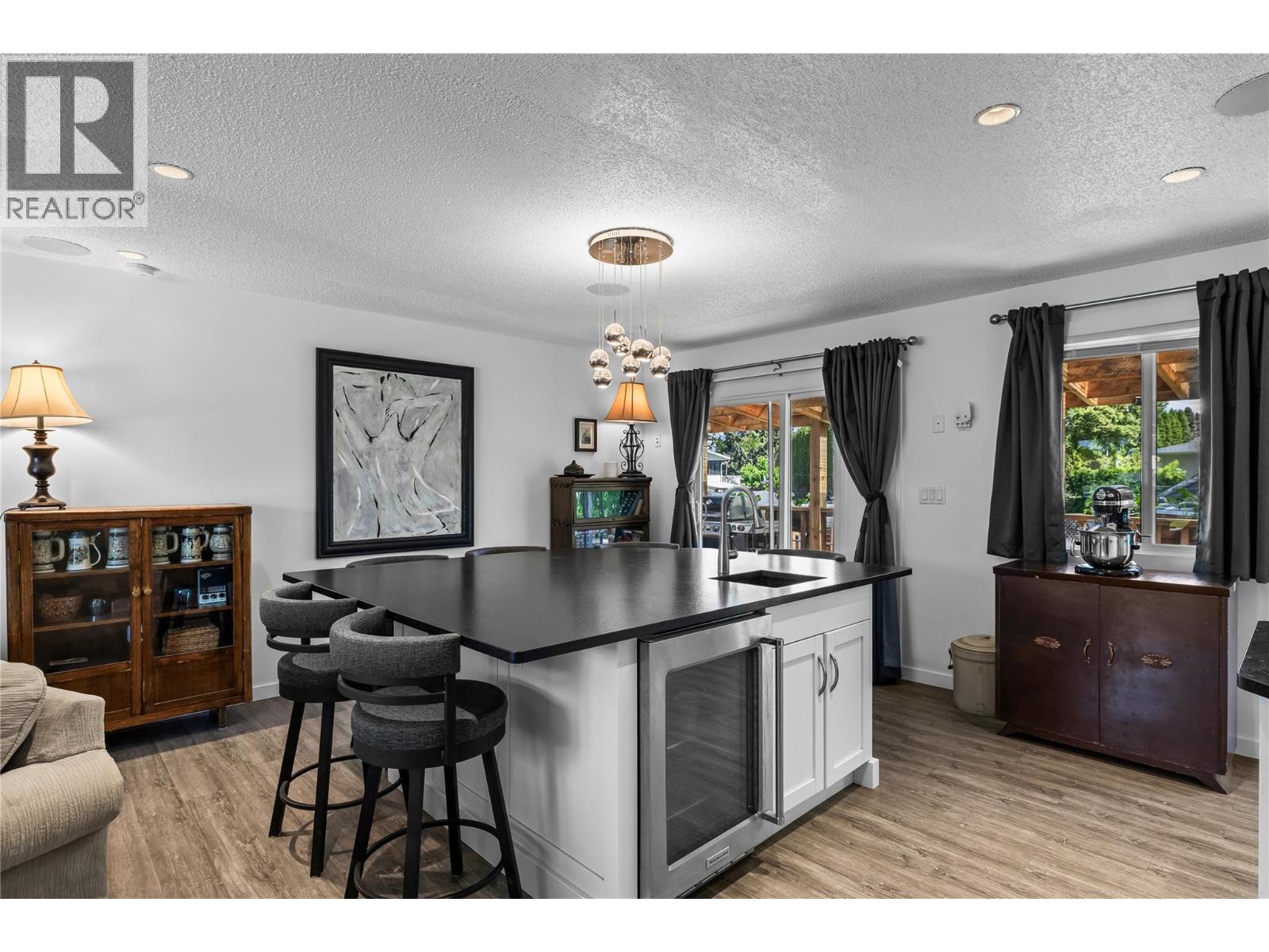 992 Grenfell Court, Kelowna, British Columbia  V1Y 8C5 - Photo 7 - 10386422