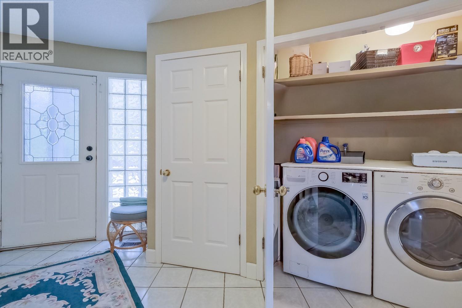 3145 Juniper Drive, Penticton, British Columbia  V2A 7Y1 - Photo 8 - 10386939
