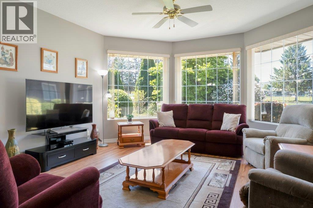 810 Merlot Avenue, Oliver, British Columbia  V0H 1T4 - Photo 10 - 10386838