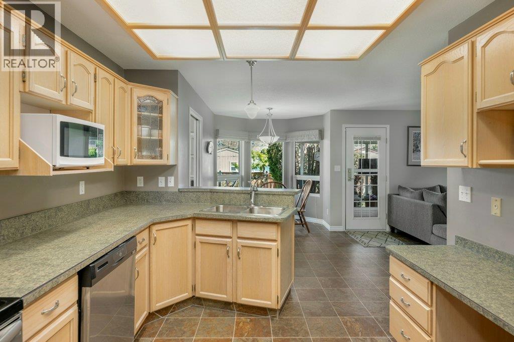 810 Merlot Avenue, Oliver, British Columbia  V0H 1T4 - Photo 33 - 10386838