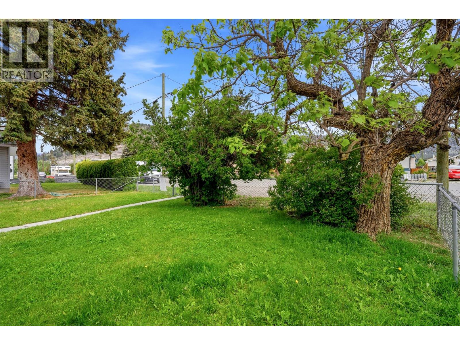 1544 Canford Avenue, Merritt, British Columbia  V1K 1B8 - Photo 2 - 10387546