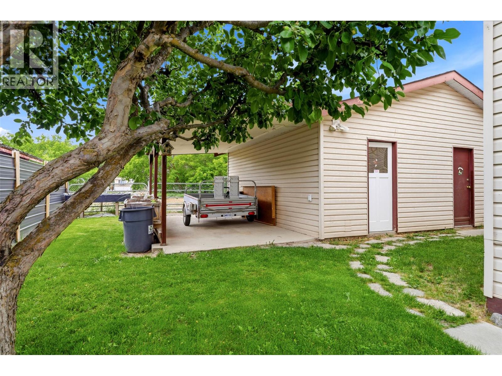1544 Canford Avenue, Merritt, British Columbia  V1K 1B8 - Photo 6 - 10387546