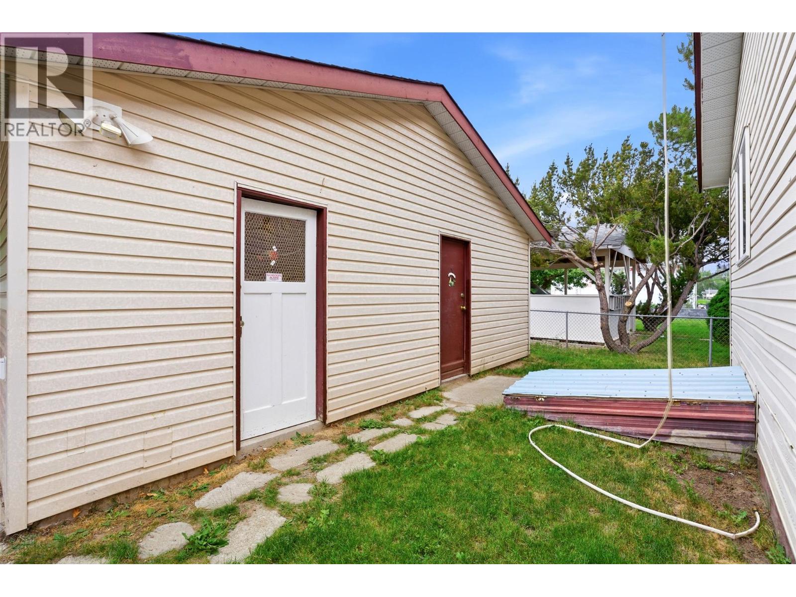 1544 Canford Avenue, Merritt, British Columbia  V1K 1B8 - Photo 7 - 10387546