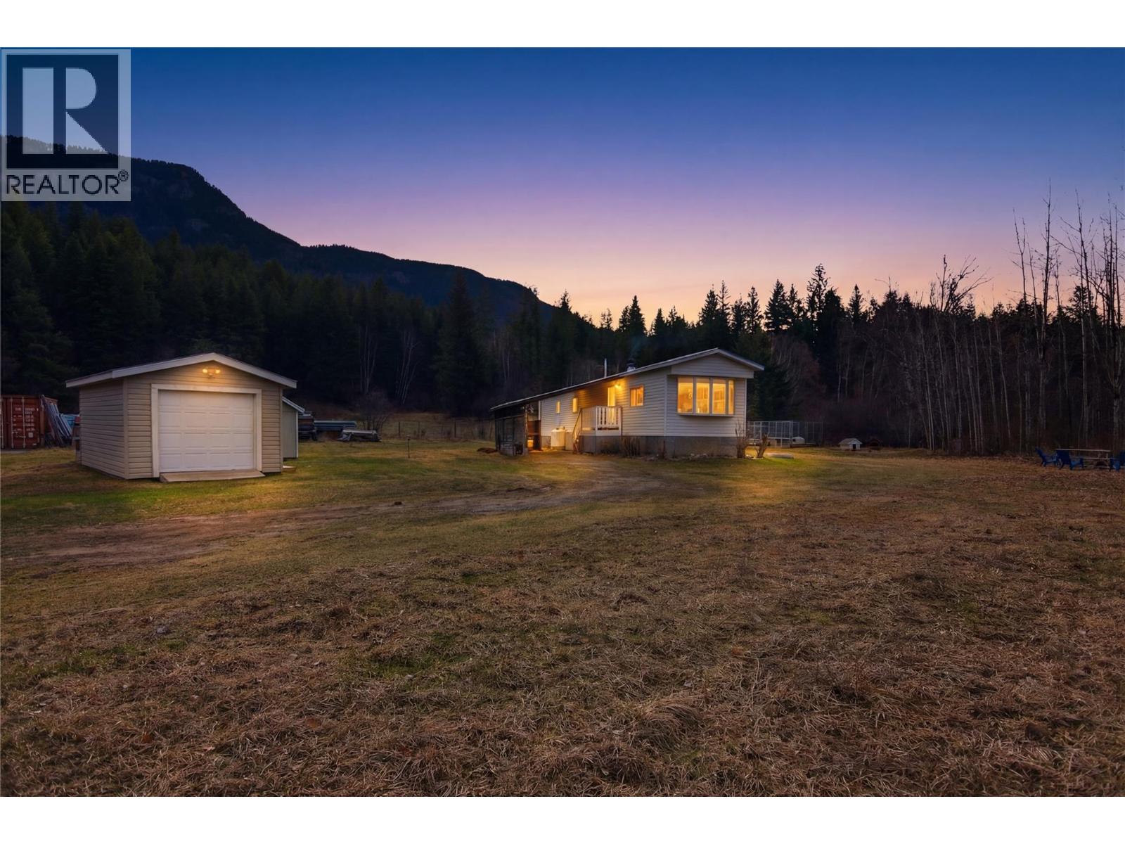 4048 DIXON MOUNTAIN Road, barriere, British Columbia