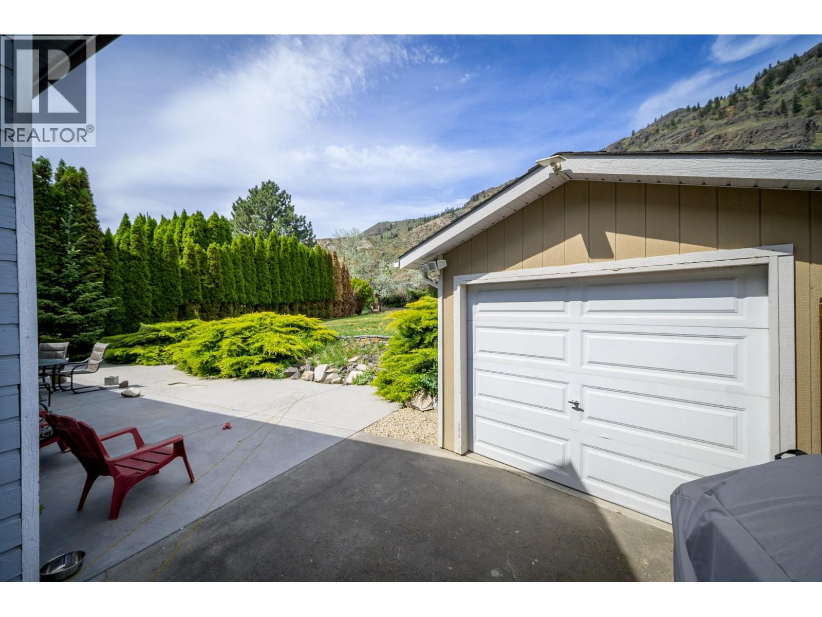 3445 Navatanee Drive, Kamloops, British Columbia  V2H 1S1 - Photo 29 - 10387412