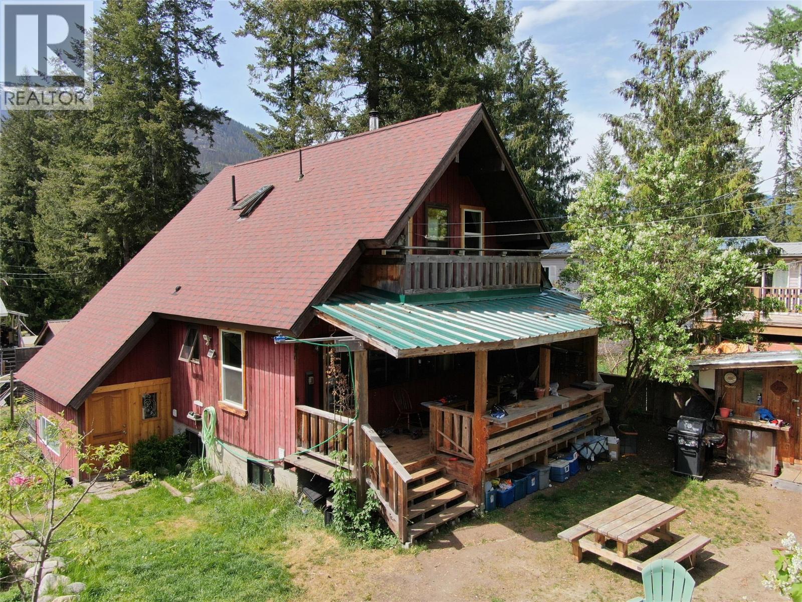1013 Slocan Street, slocan, British Columbia