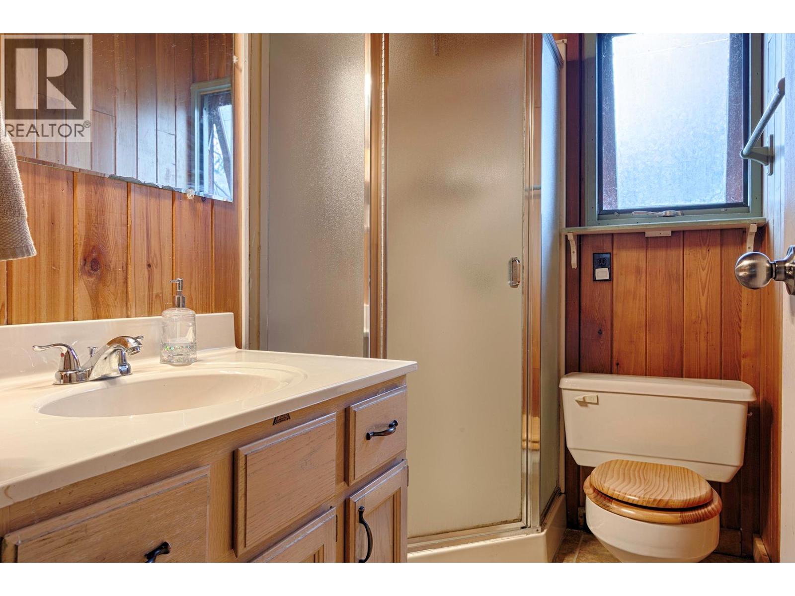 1013 Slocan Street, Slocan, British Columbia  V1L 2C0 - Photo 13 - 10387377