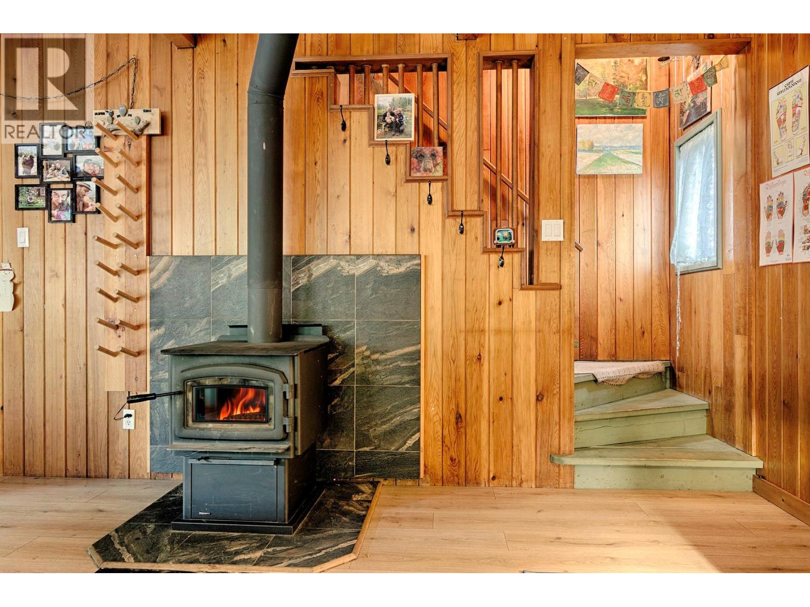 1013 Slocan Street, Slocan, British Columbia  V1L 2C0 - Photo 15 - 10387377