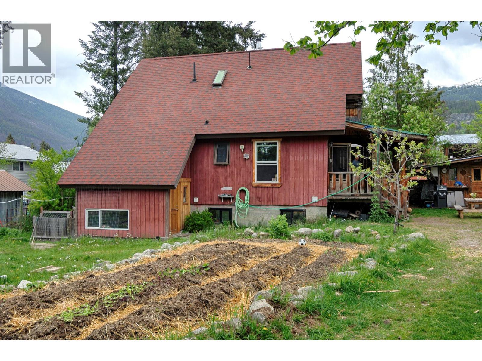 1013 Slocan Street, Slocan, British Columbia  V1L 2C0 - Photo 25 - 10387377