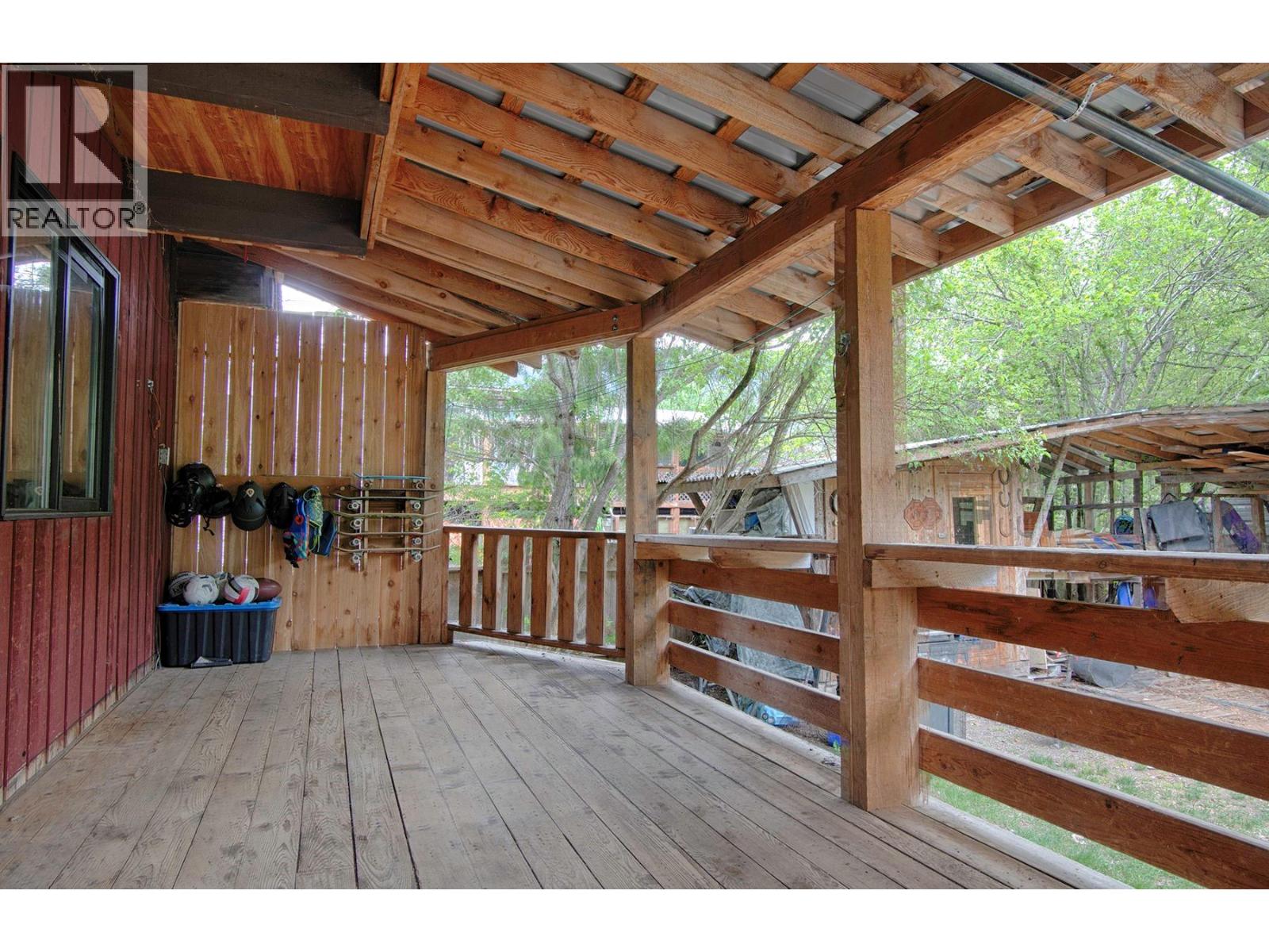 1013 Slocan Street, Slocan, British Columbia  V1L 2C0 - Photo 4 - 10387377