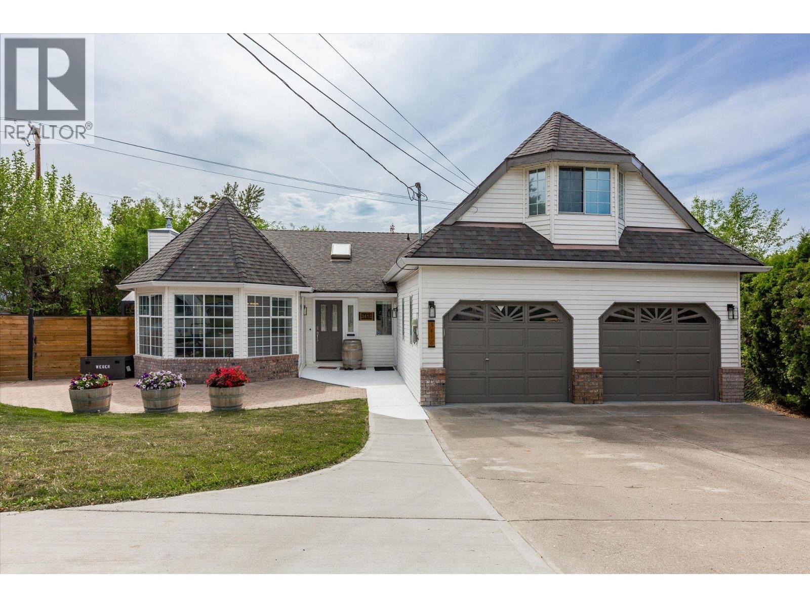 3418 Mariposa Court, Kelowna, British Columbia  V1W 2S9 - Photo 2 - 10387359