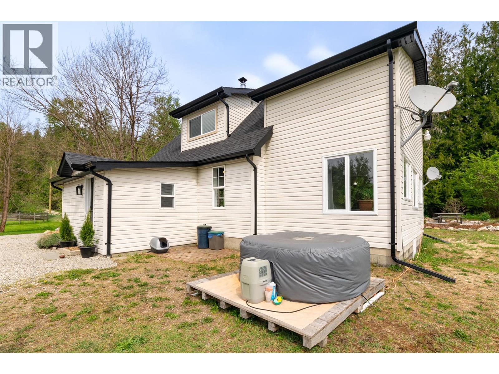2904 Enderby Mabel Lake Road, Enderby, British Columbia  V0E 1V5 - Photo 46 - 10387333