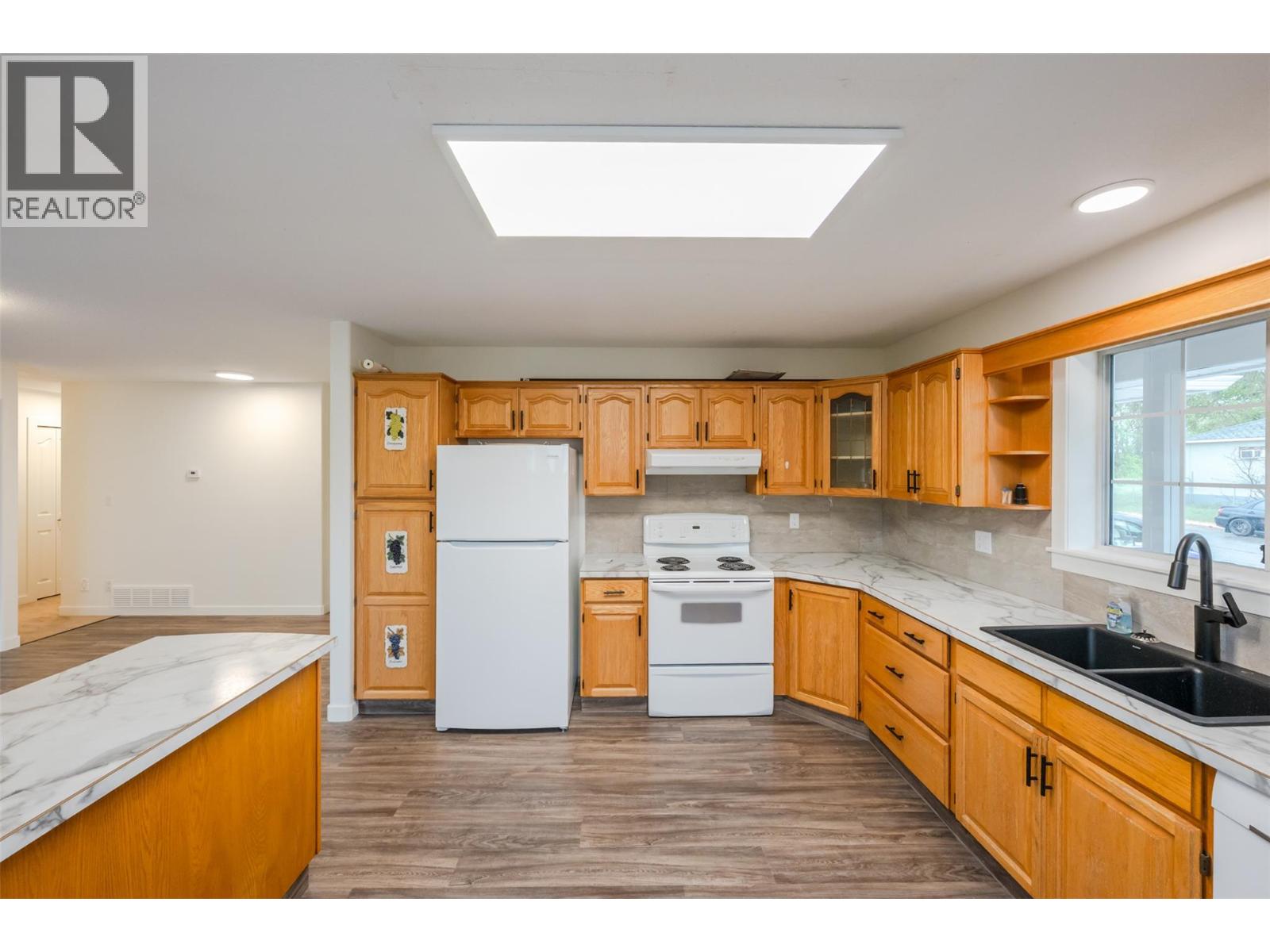 9702 Sargeant Street, Summerland, British Columbia  V0H 1Z3 - Photo 11 - 10387561