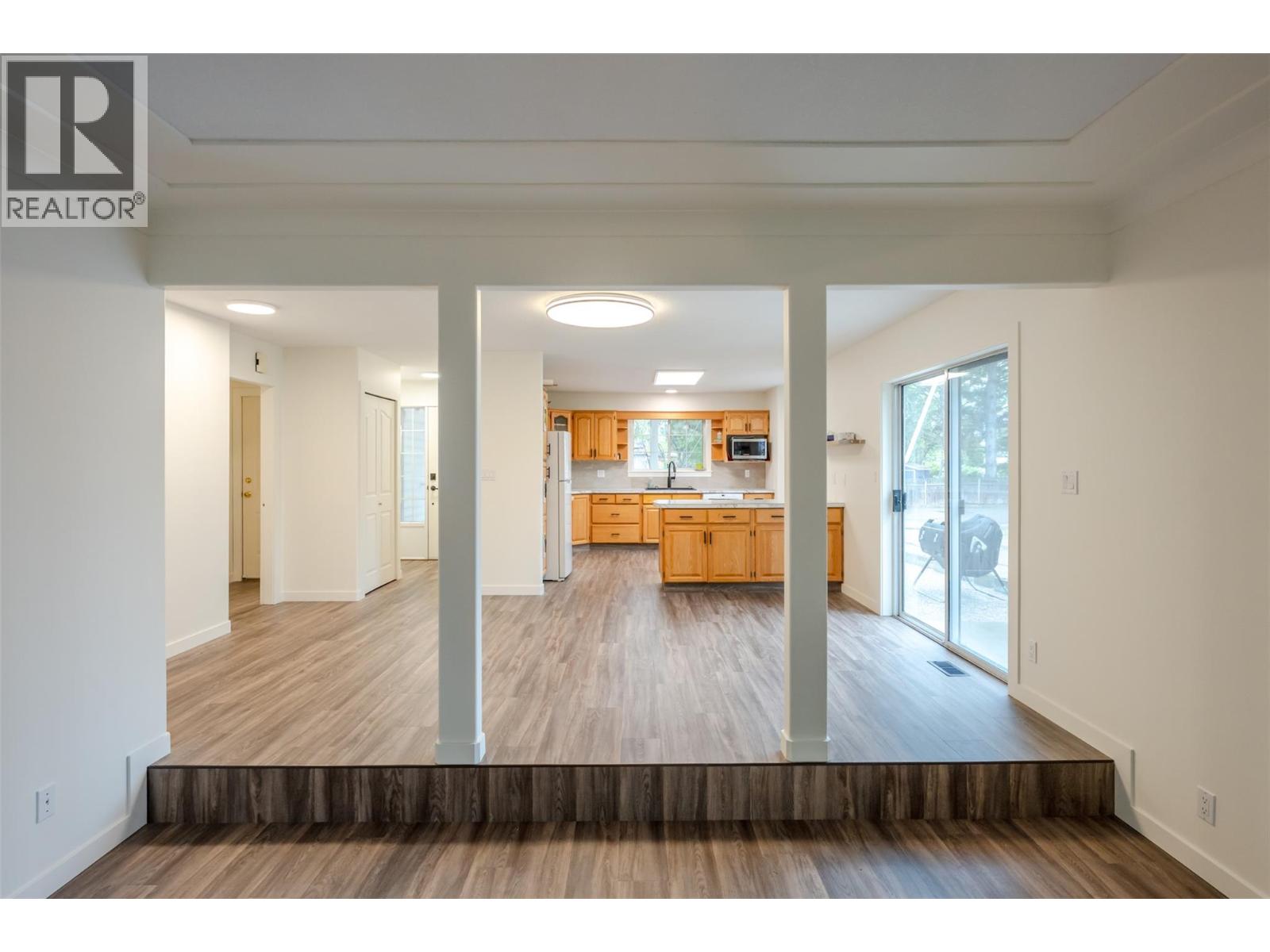 9702 Sargeant Street, Summerland, British Columbia  V0H 1Z3 - Photo 4 - 10387561