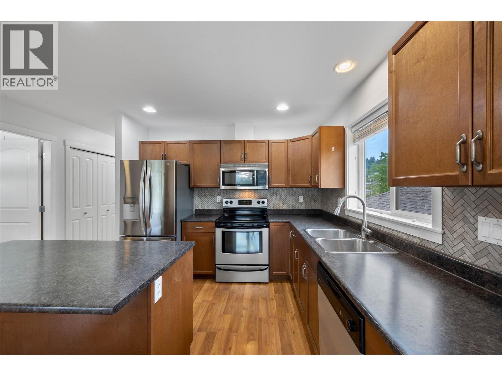 1855 Hillside Drive Unit# 32, Kamloops, British Columbia  V2E 0A2 - Photo 10 - 10387526