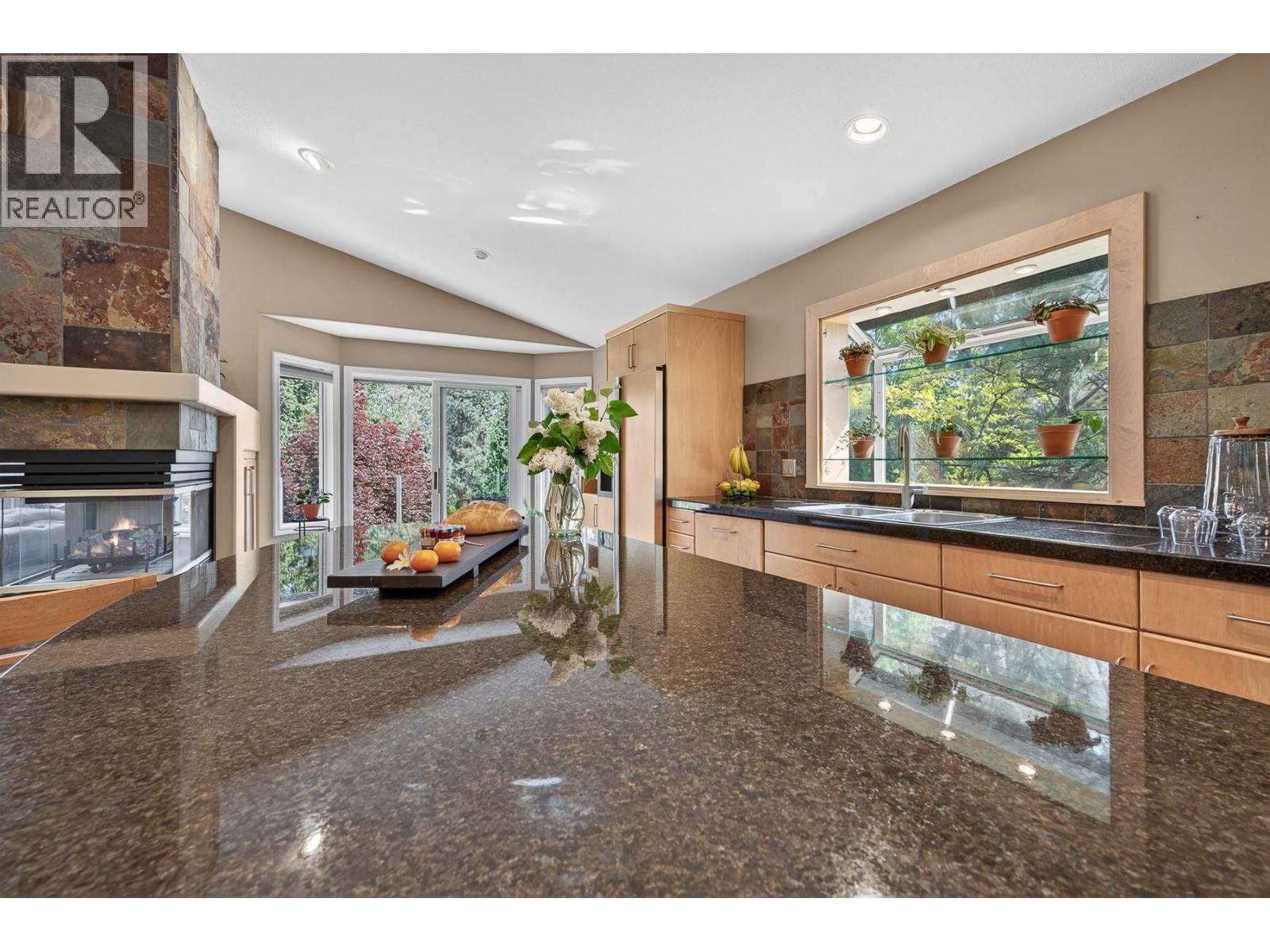 3929 Gallaghers Circle, Kelowna, British Columbia  V1W 3Z9 - Photo 28 - 10387357
