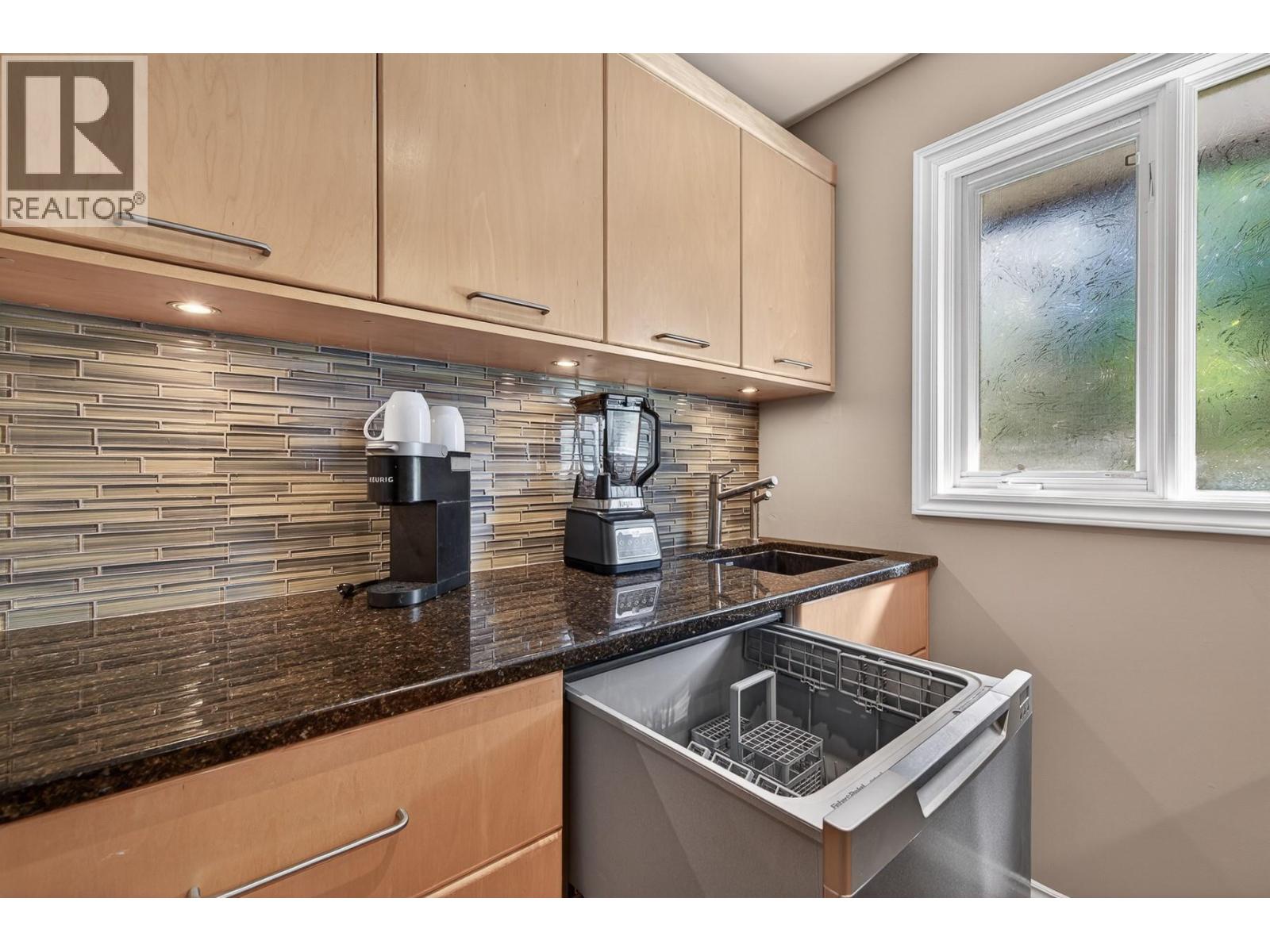 3929 Gallaghers Circle, Kelowna, British Columbia  V1W 3Z9 - Photo 40 - 10387357