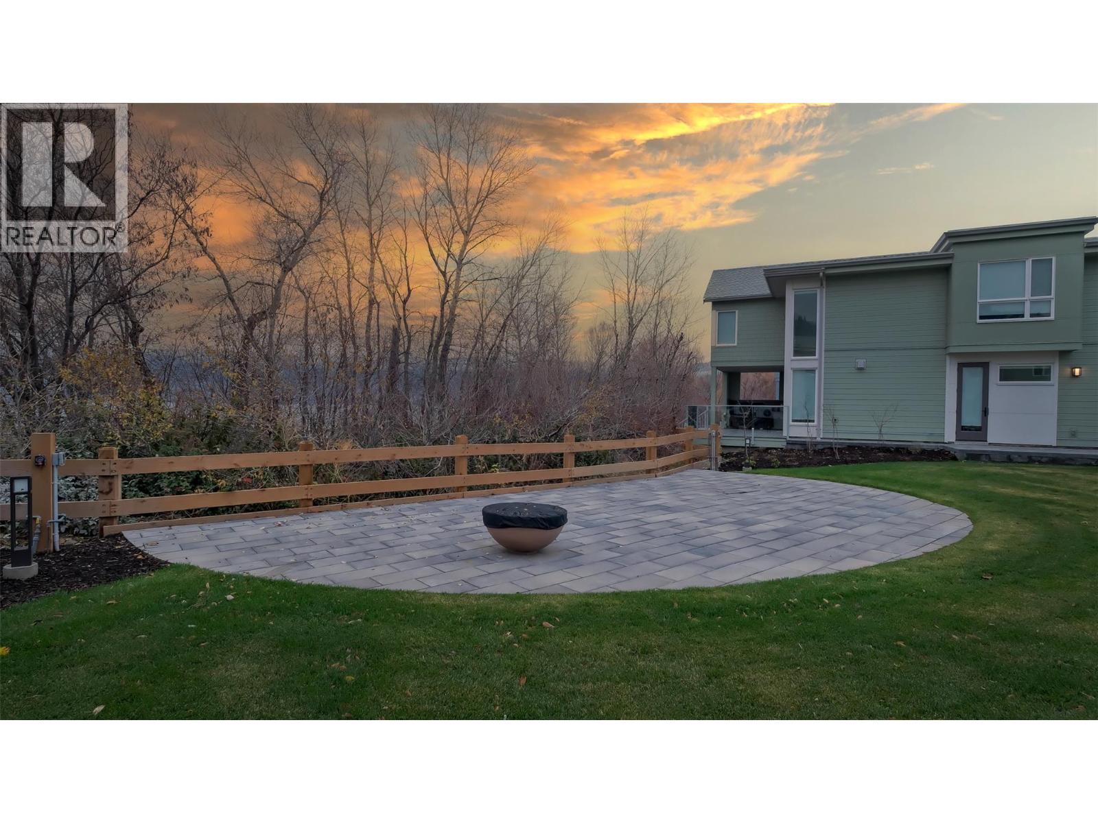 3040 Landry Crescent, Summerland, British Columbia  V0H 1Z9 - Photo 3 - 10387142