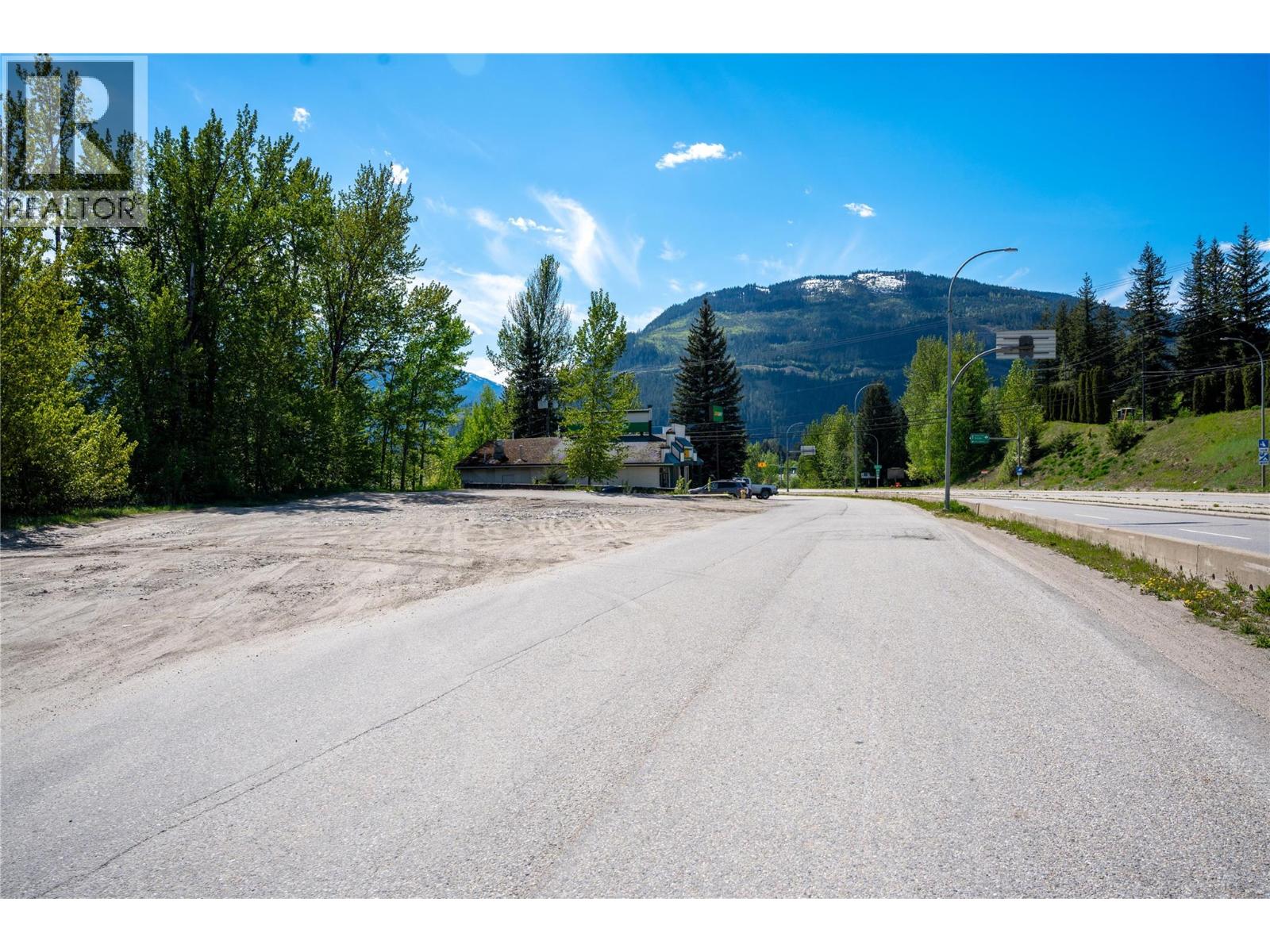 1792 Bend Frontage Road, Revelstoke, British Columbia  V0E 2S0 - Photo 6 - 10387413
