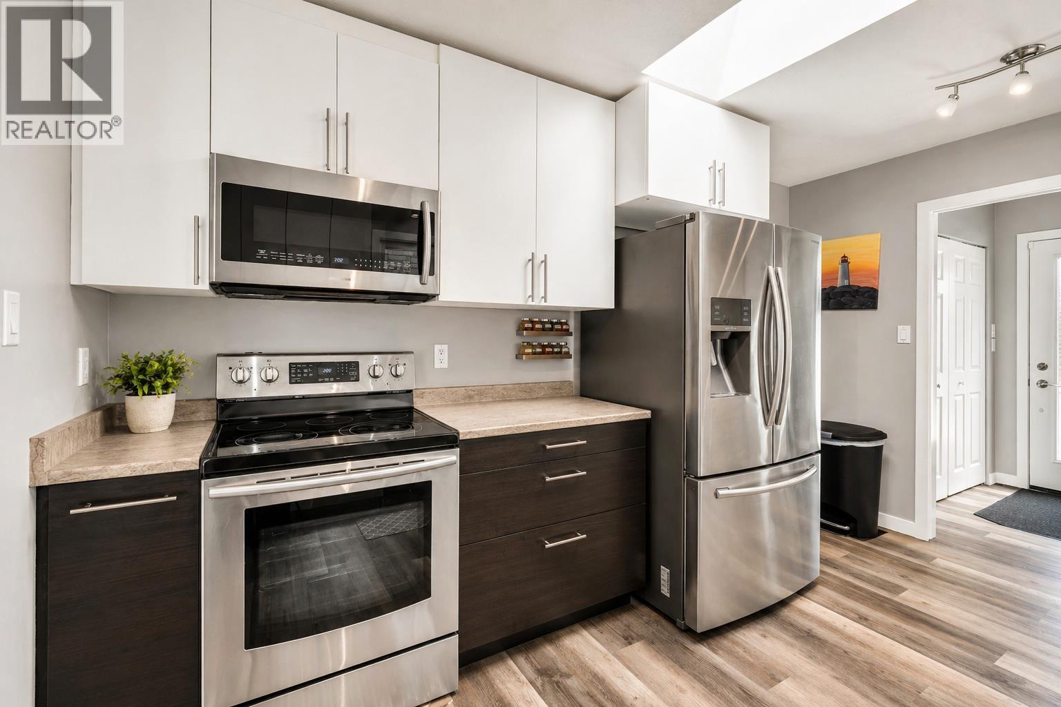 12595 Taylor Place, Summerland, British Columbia  V0H 1Z8 - Photo 6 - 10387591