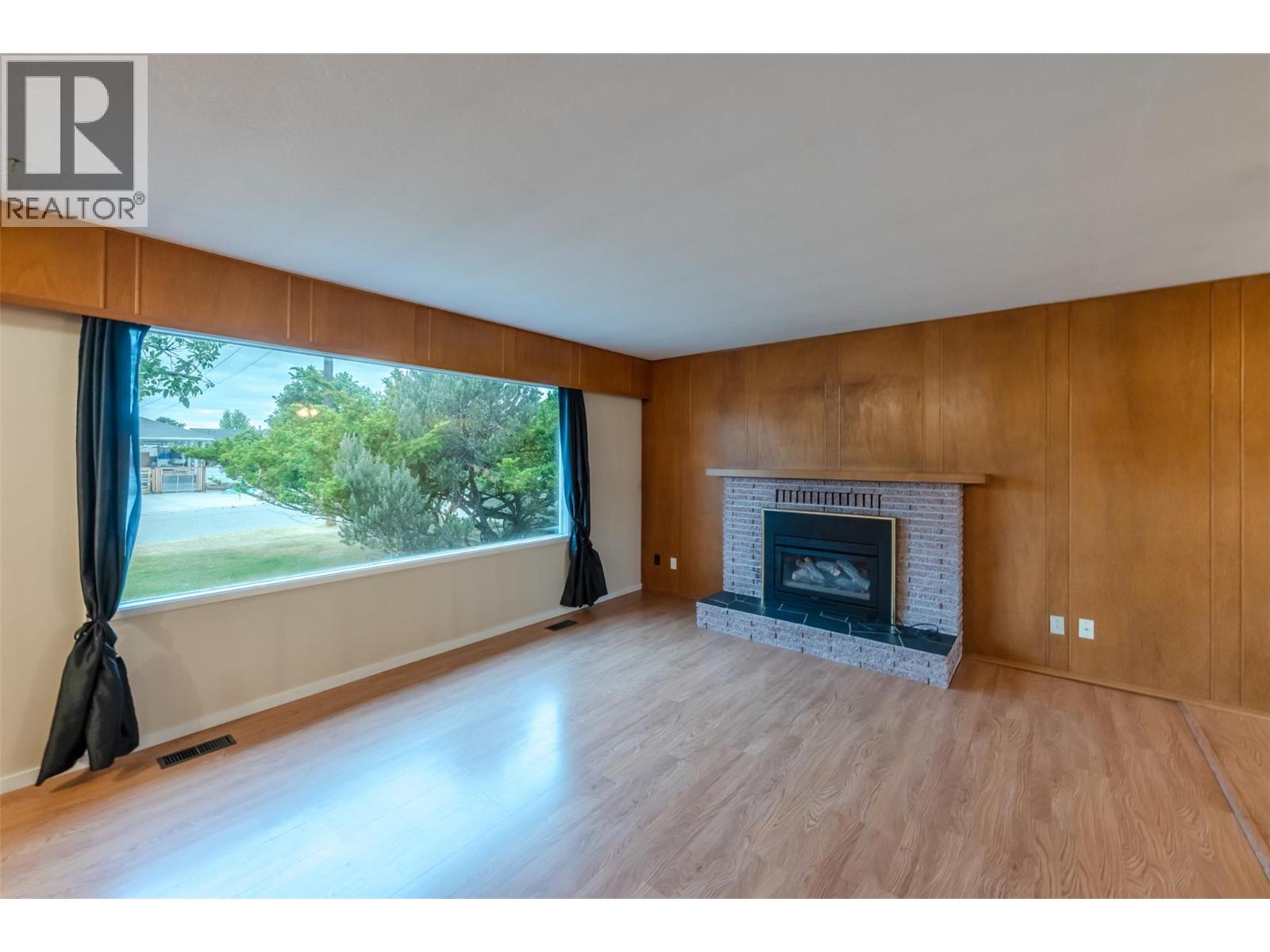 132 Secrest Place, Penticton, British Columbia  V2A 3R3 - Photo 3 - 10387522