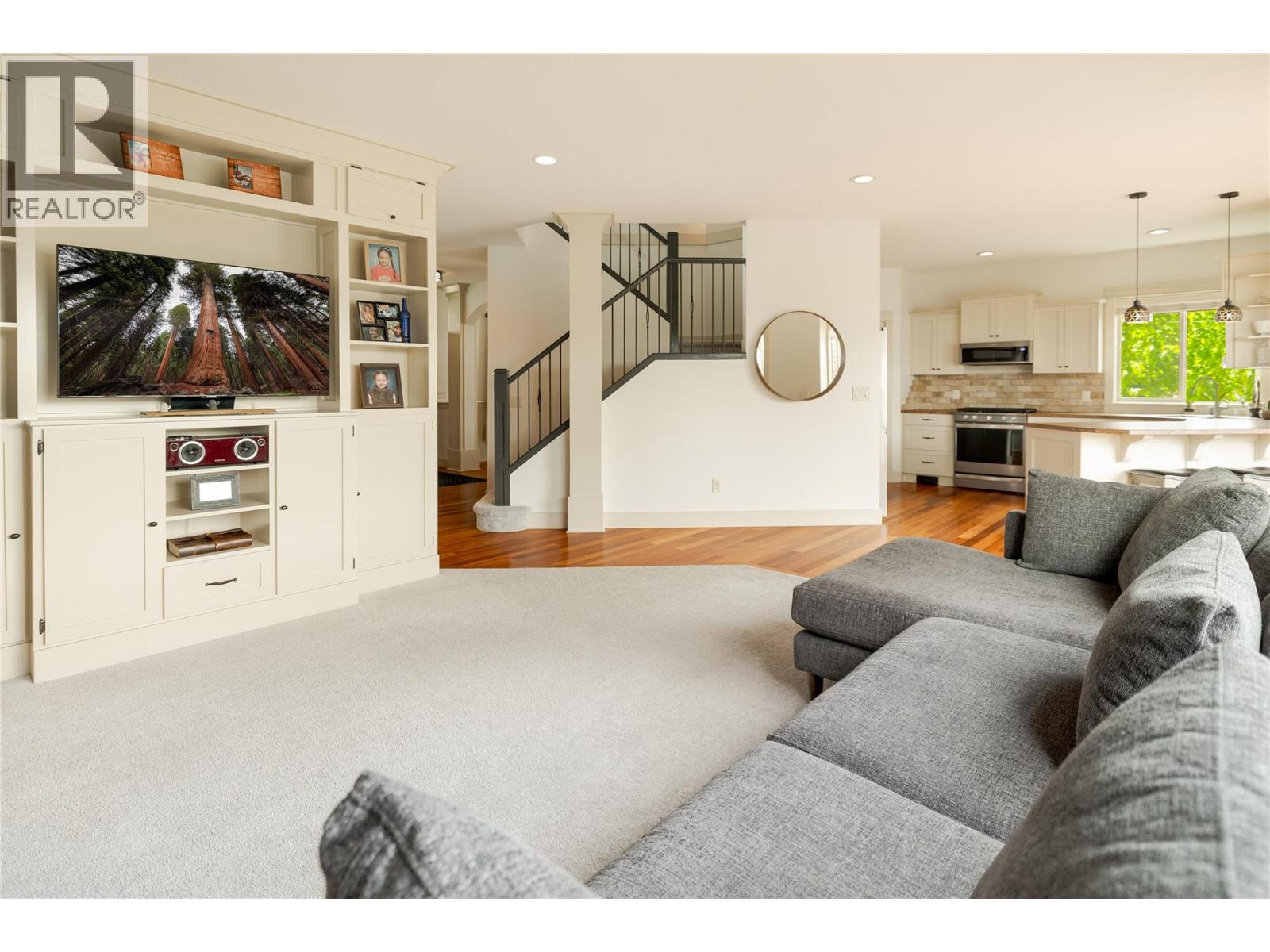 5532 Farron Place, Kelowna, British Columbia  V1W 5H1 - Photo 4 - 10387349