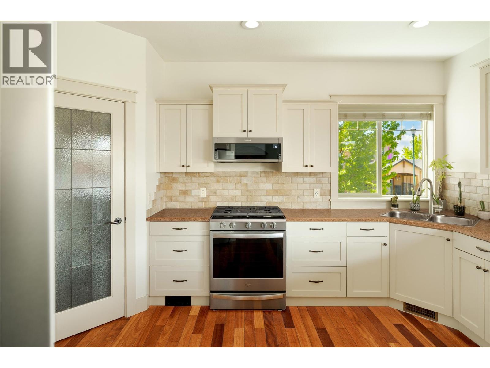 5532 Farron Place, Kelowna, British Columbia  V1W 5H1 - Photo 7 - 10387349