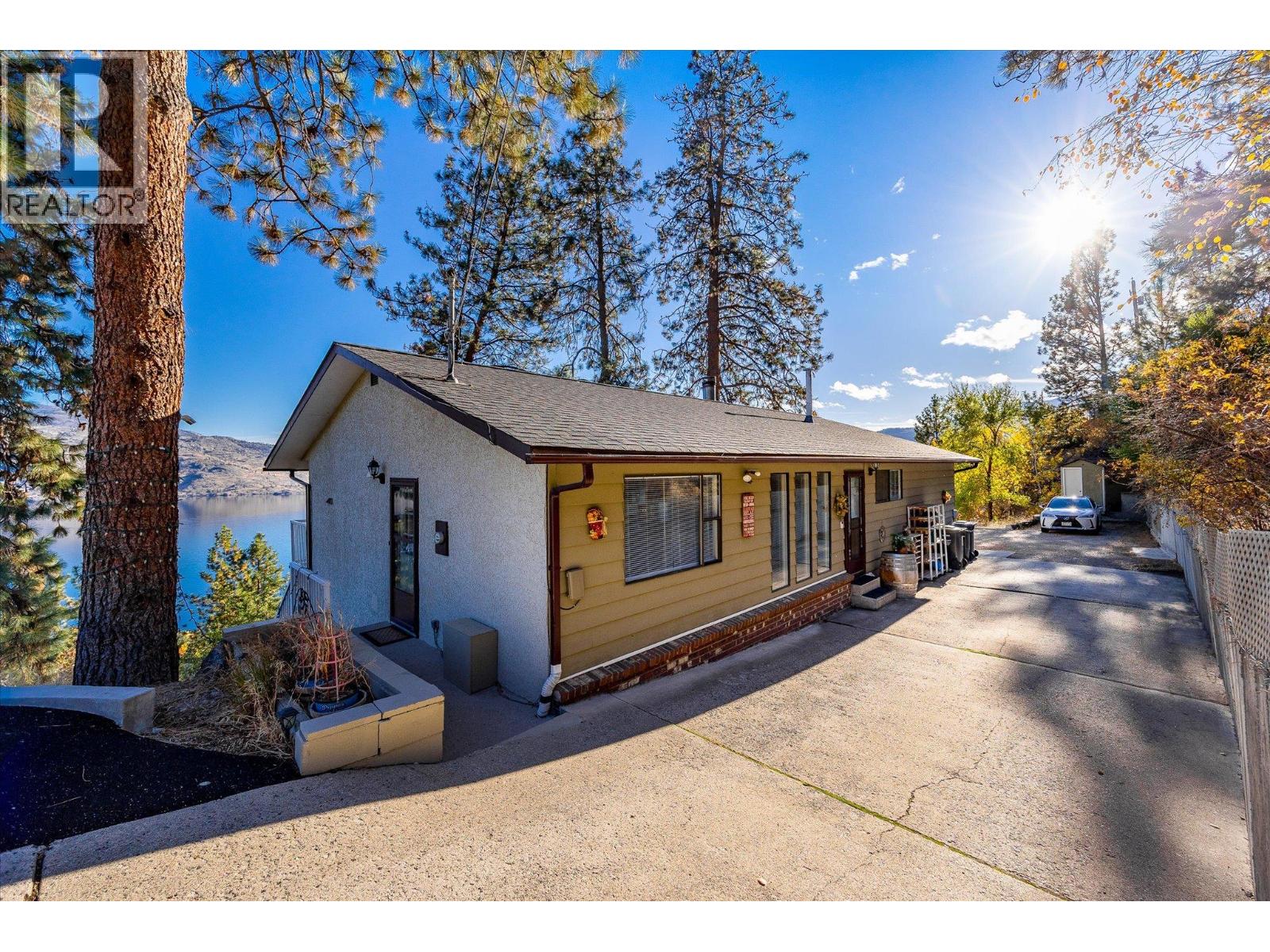 5821 Atkinson Crescent, Peachland, British Columbia  V0H 1X4 - Photo 2 - 10387170