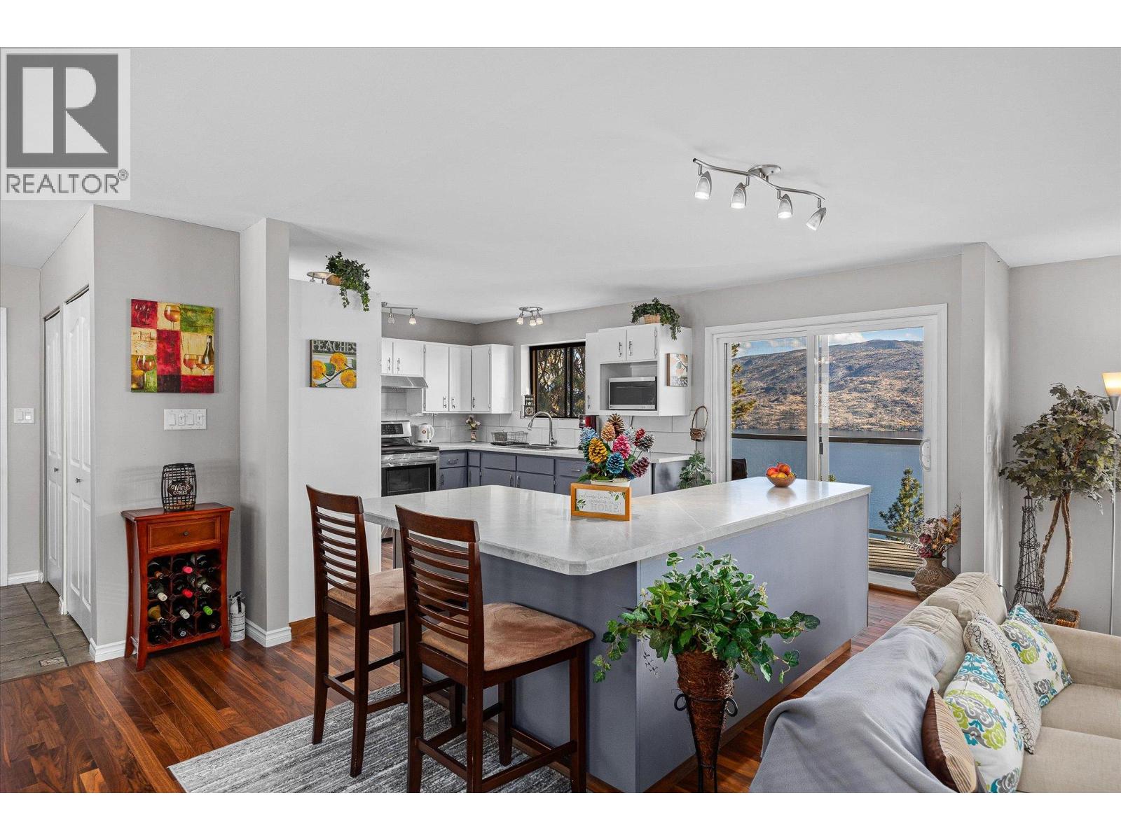 5821 Atkinson Crescent, Peachland, British Columbia  V0H 1X4 - Photo 4 - 10387170