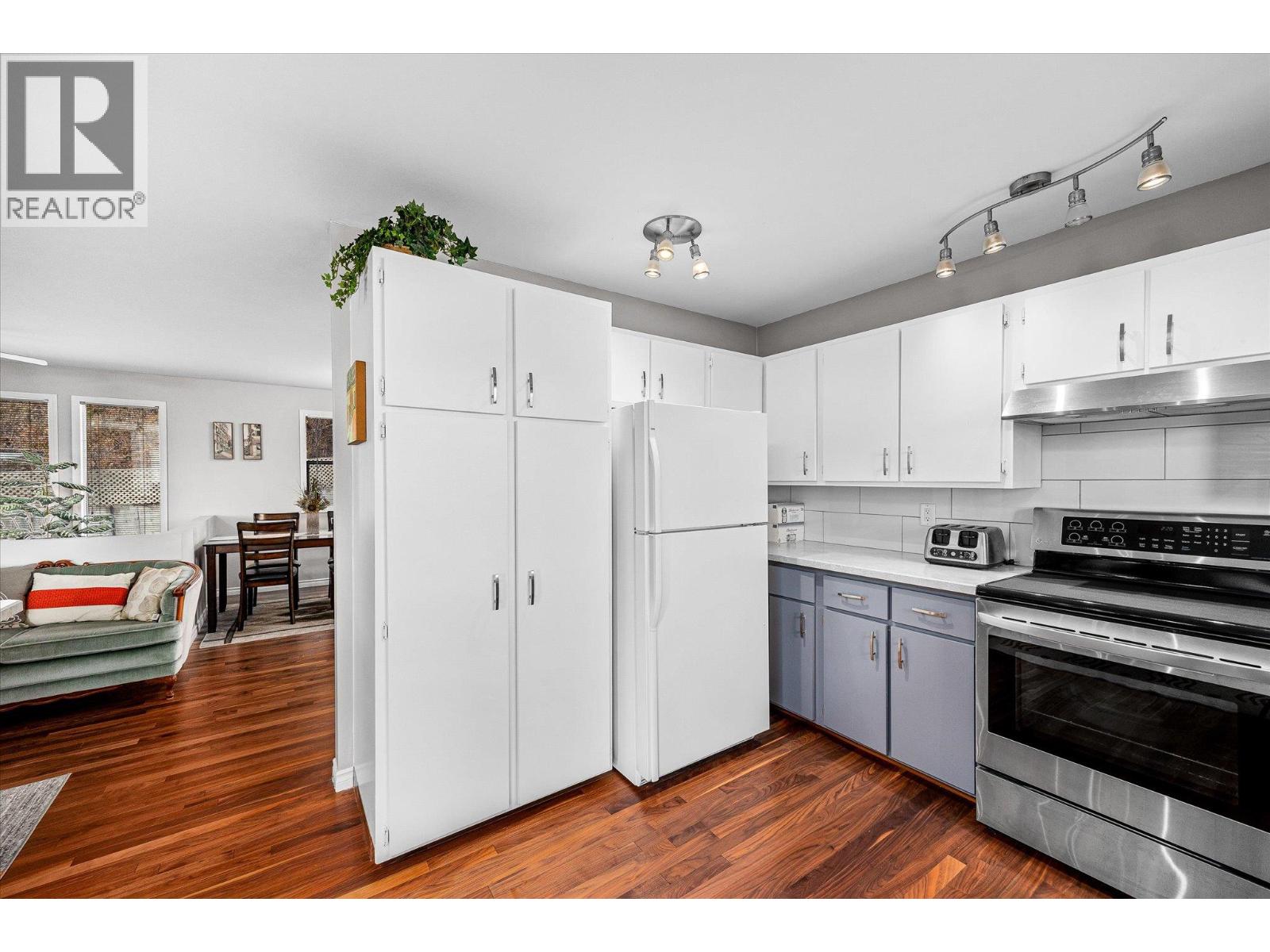 5821 Atkinson Crescent, Peachland, British Columbia  V0H 1X4 - Photo 6 - 10387170