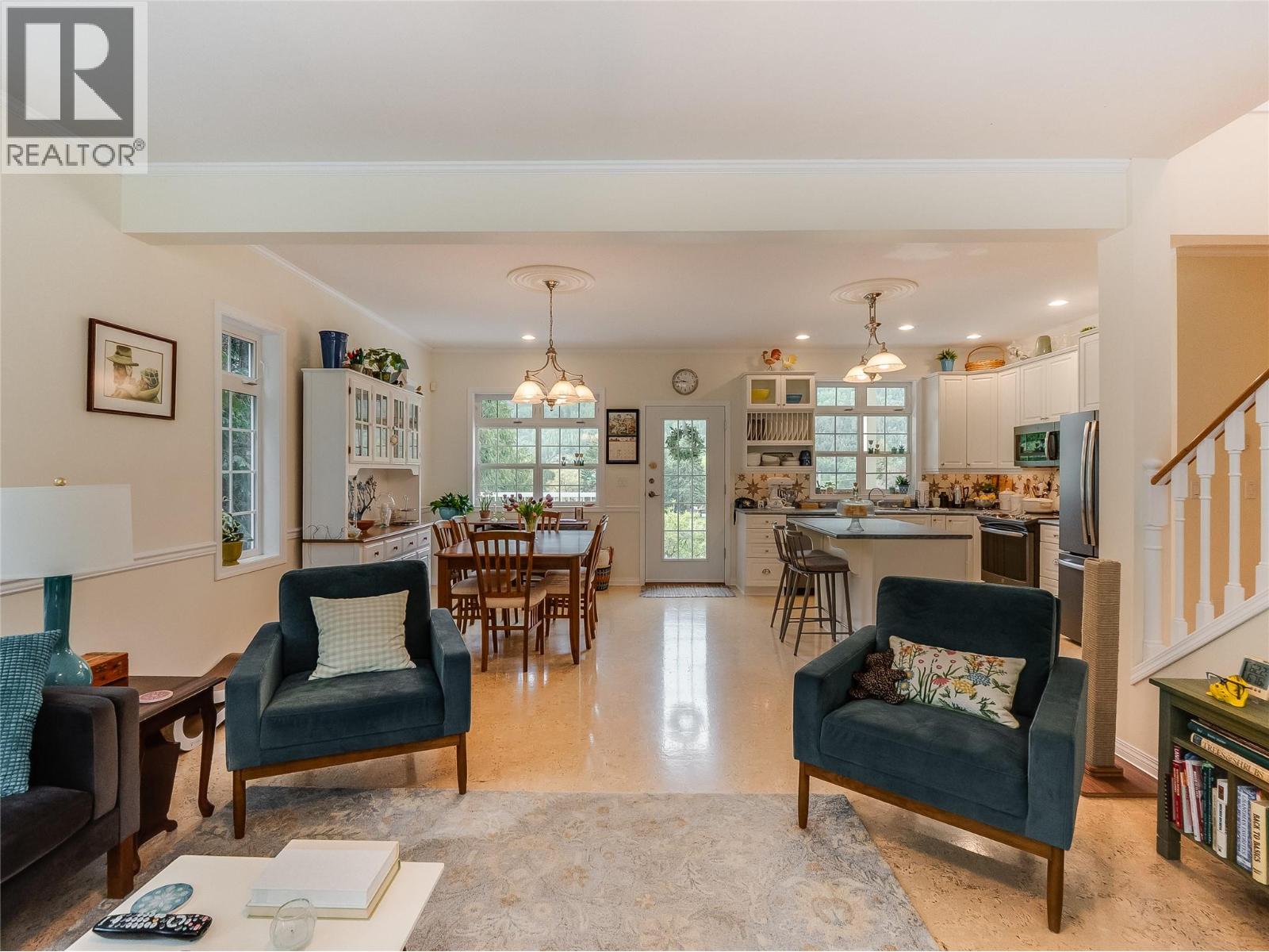 3275 Broadwater Road, Robson, British Columbia  V0G 1X0 - Photo 12 - 10386895