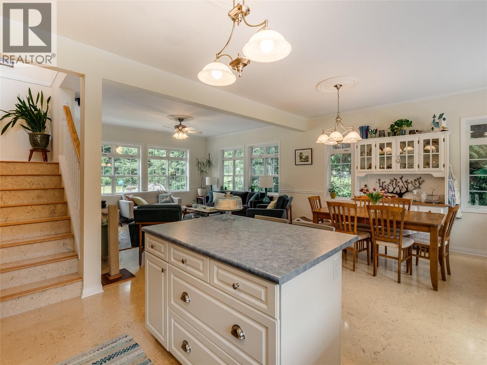 3275 Broadwater Road, Robson, British Columbia  V0G 1X0 - Photo 16 - 10386895