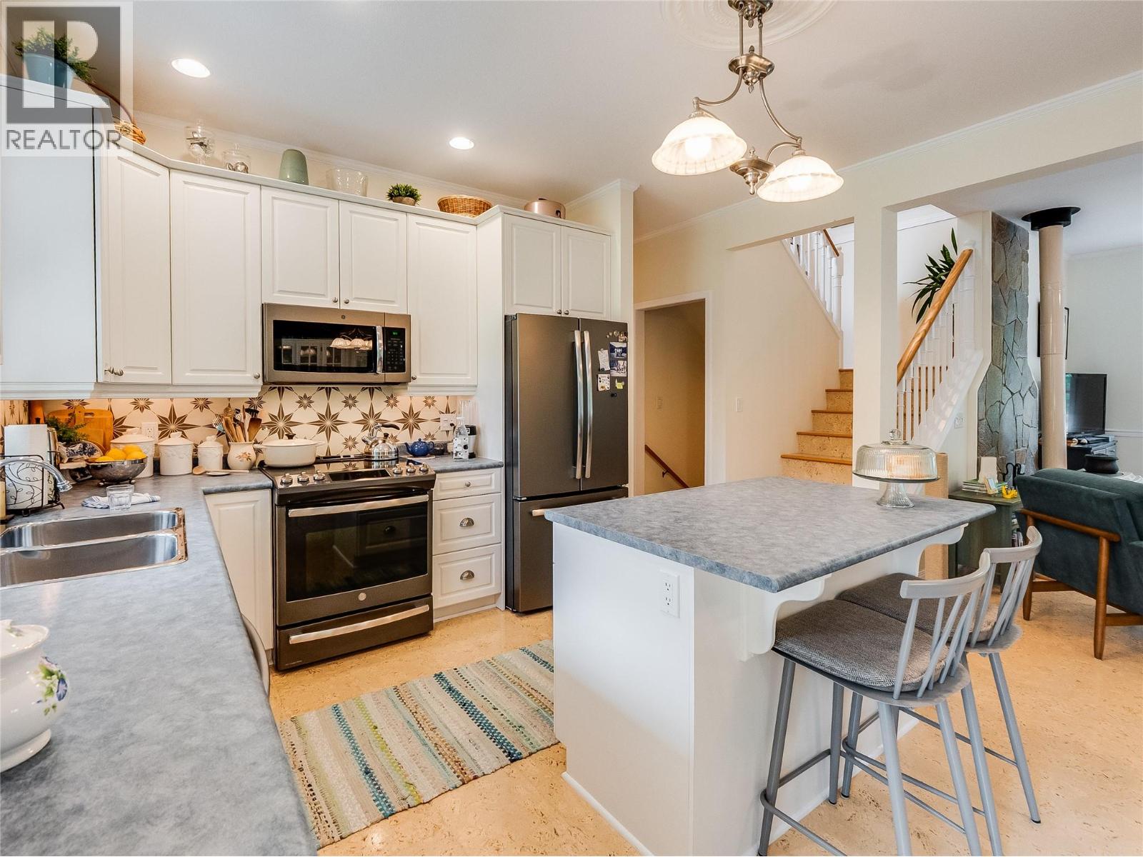 3275 Broadwater Road, Robson, British Columbia  V0G 1X0 - Photo 18 - 10386895