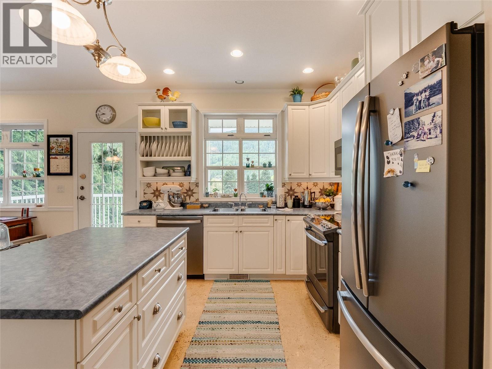3275 Broadwater Road, Robson, British Columbia  V0G 1X0 - Photo 19 - 10386895