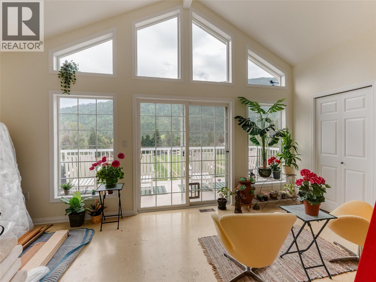 3275 Broadwater Road, Robson, British Columbia  V0G 1X0 - Photo 35 - 10386895