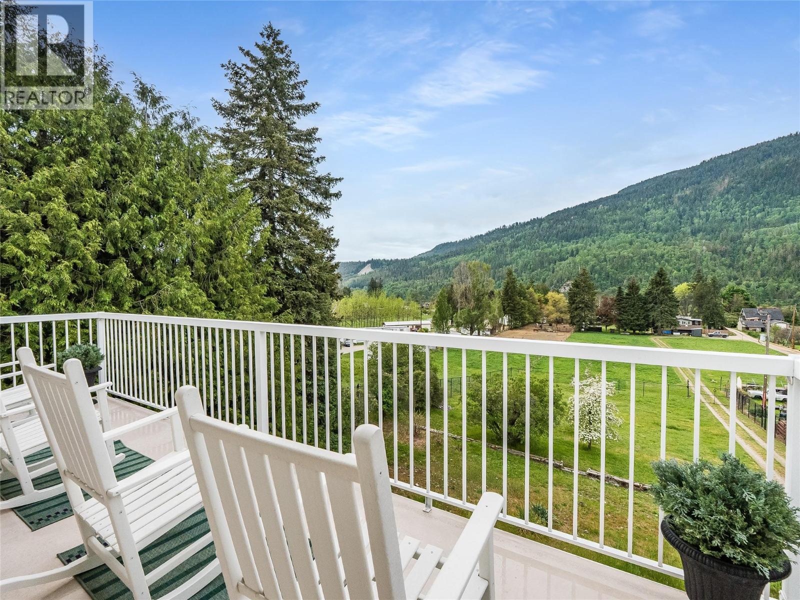3275 Broadwater Road, Robson, British Columbia  V0G 1X0 - Photo 40 - 10386895