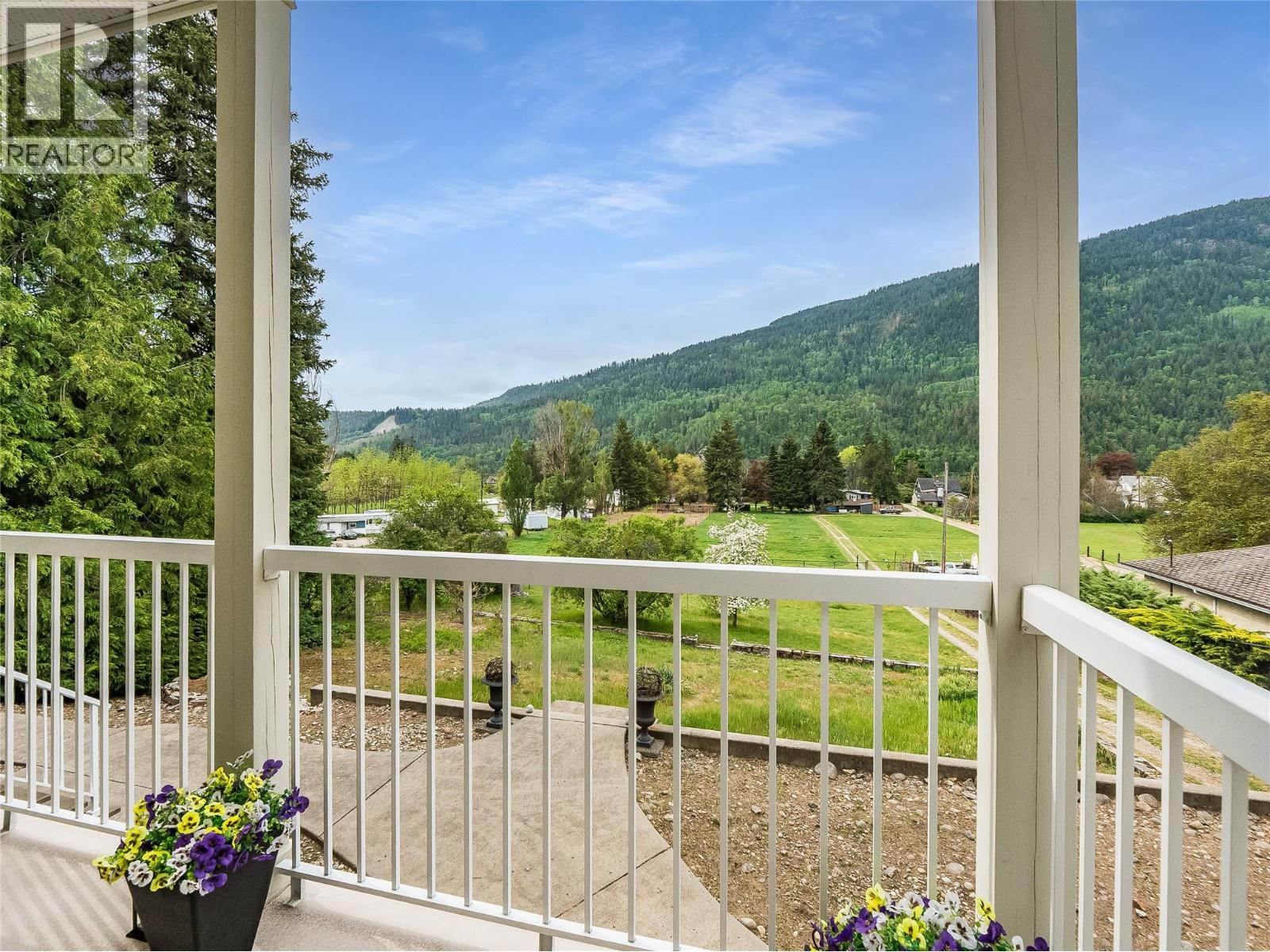 3275 Broadwater Road, Robson, British Columbia  V0G 1X0 - Photo 46 - 10386895