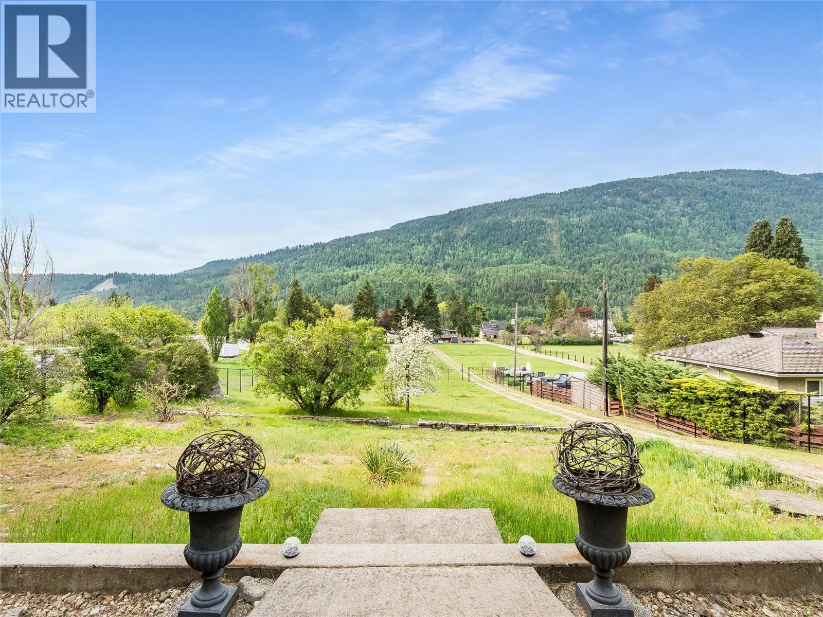 3275 Broadwater Road, Robson, British Columbia  V0G 1X0 - Photo 49 - 10386895