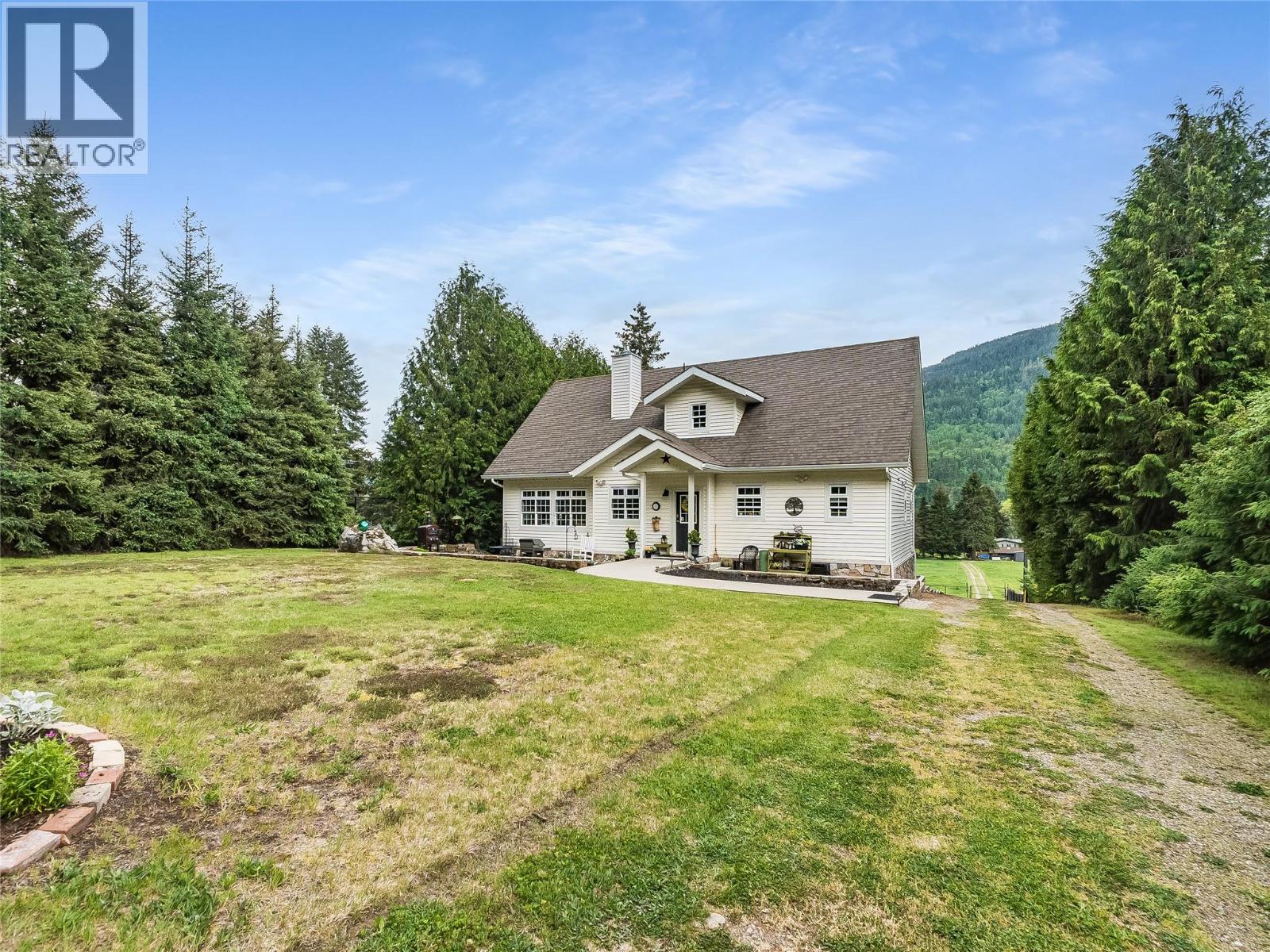 3275 Broadwater Road, Robson, British Columbia  V0G 1X0 - Photo 52 - 10386895