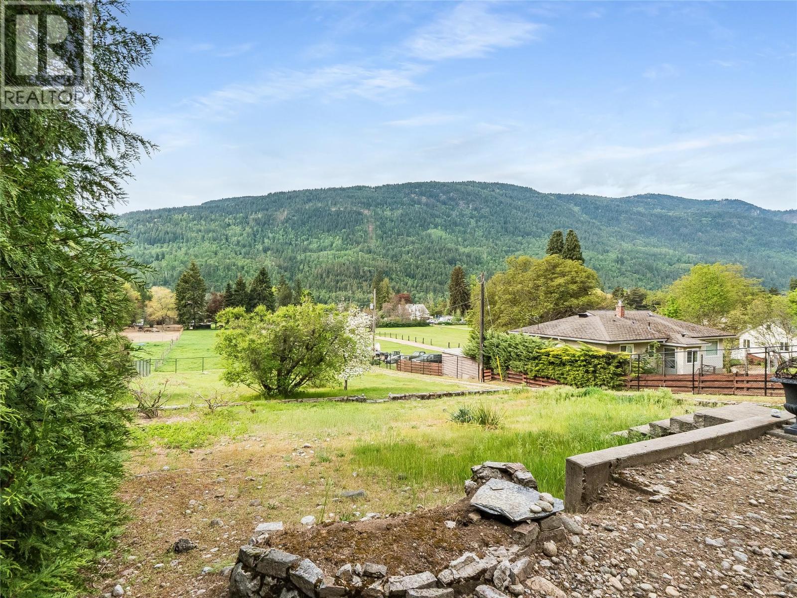 3275 Broadwater Road, Robson, British Columbia  V0G 1X0 - Photo 59 - 10386895