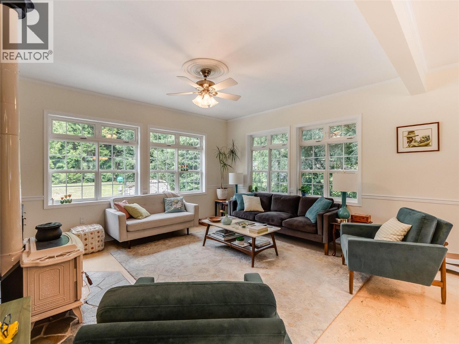 3275 Broadwater Road, Robson, British Columbia  V0G 1X0 - Photo 9 - 10386895