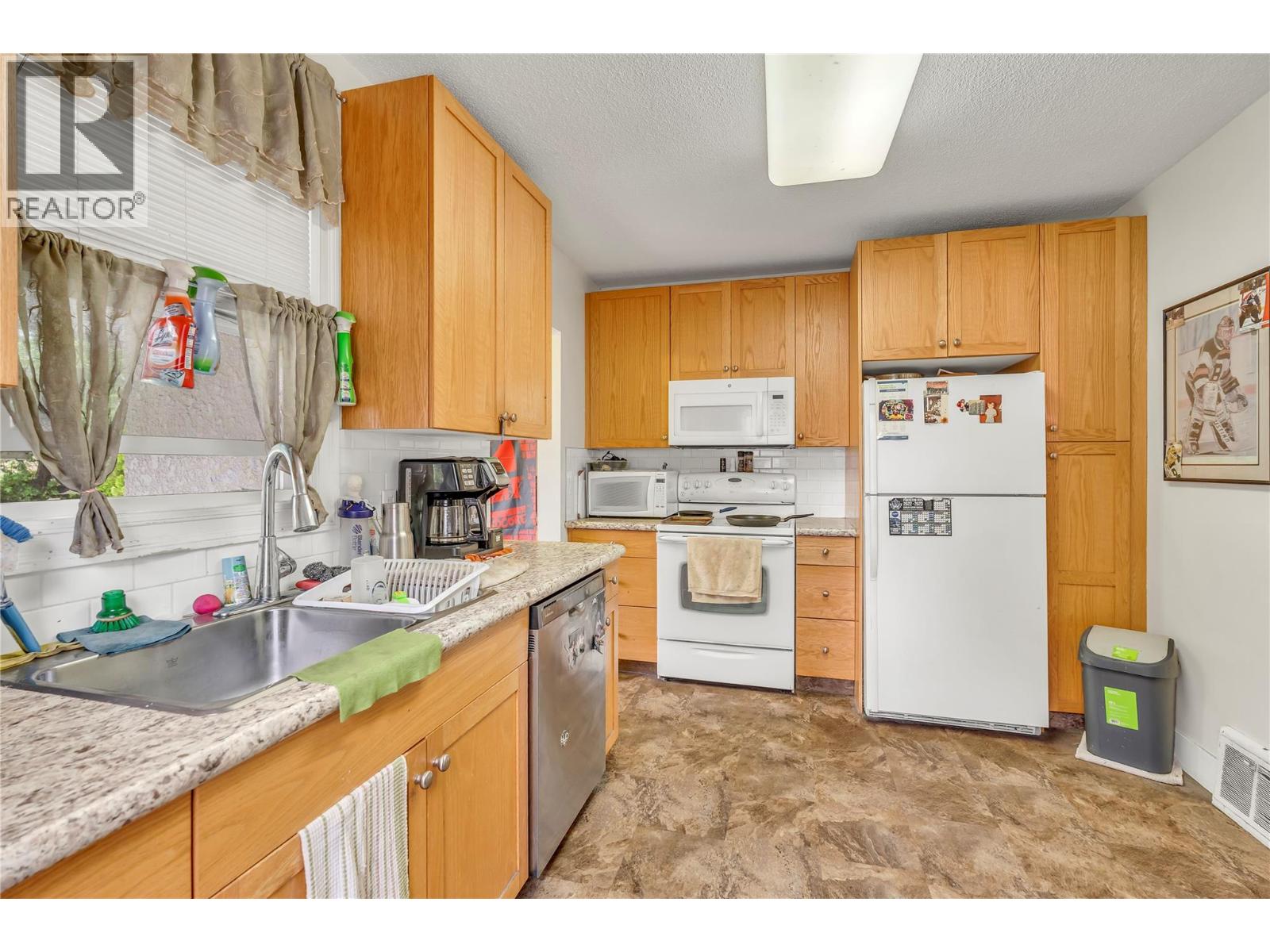 755 Forestbrook Drive, Penticton, British Columbia  V2A 2E6 - Photo 11 - 10387594