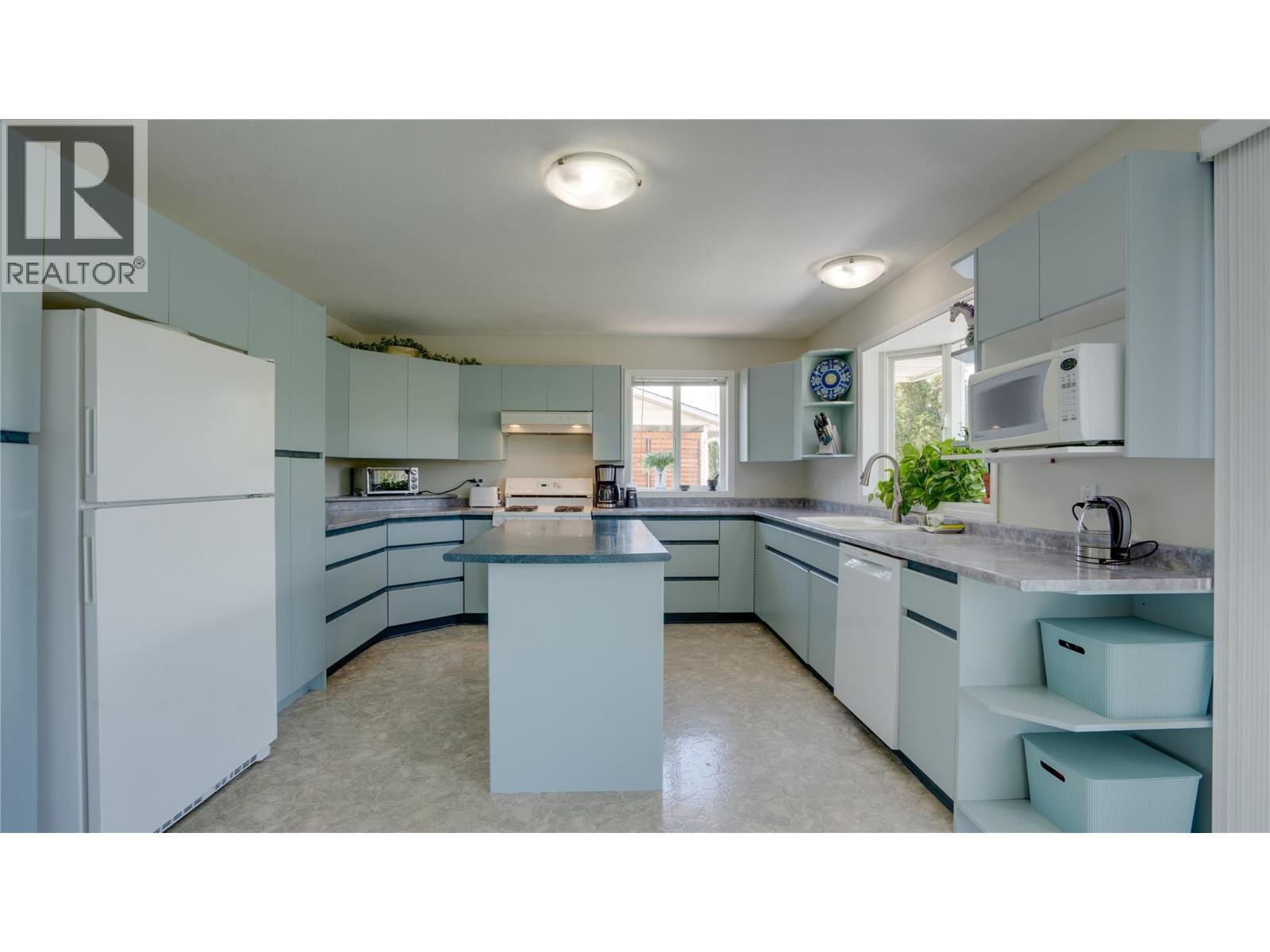 6547 Apollo Road, Vernon, British Columbia  V1H 1J2 - Photo 7 - 10387456