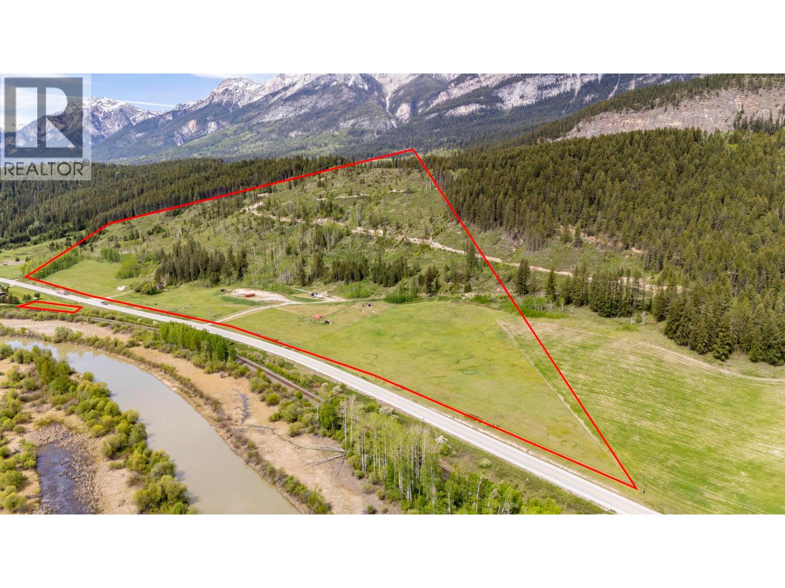 3657 95 Highway, parson, British Columbia