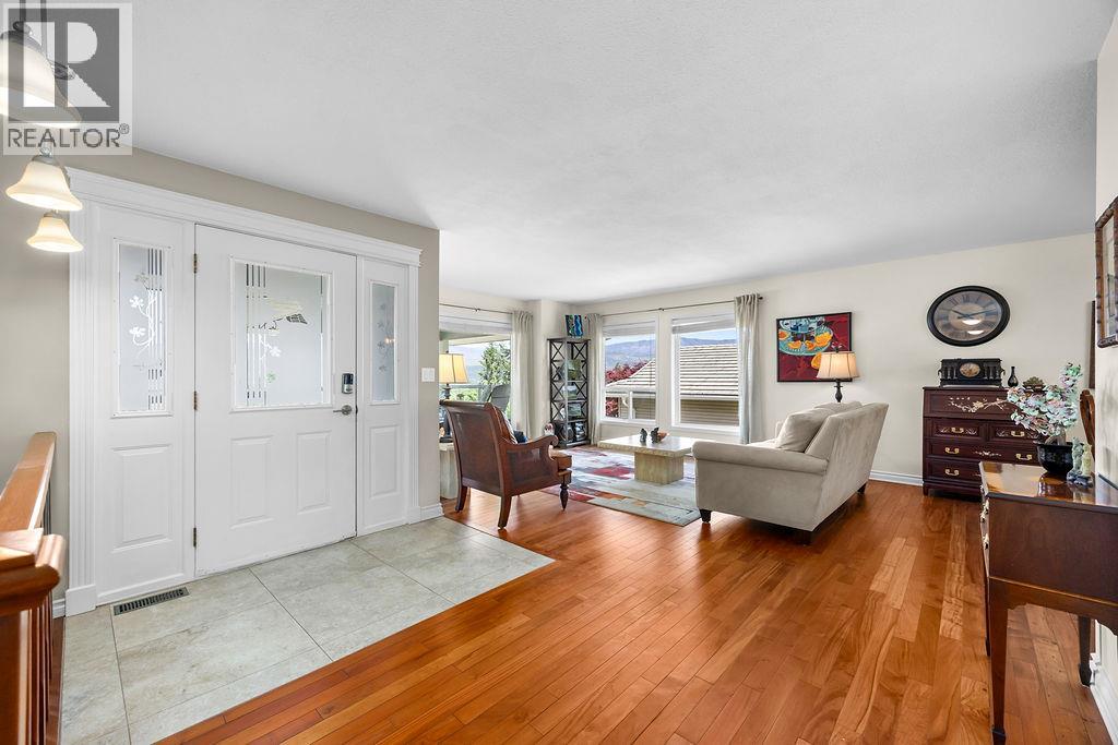 2864 Hilltop Road, Sorrento, British Columbia  V0E 2W1 - Photo 6 - 10387517