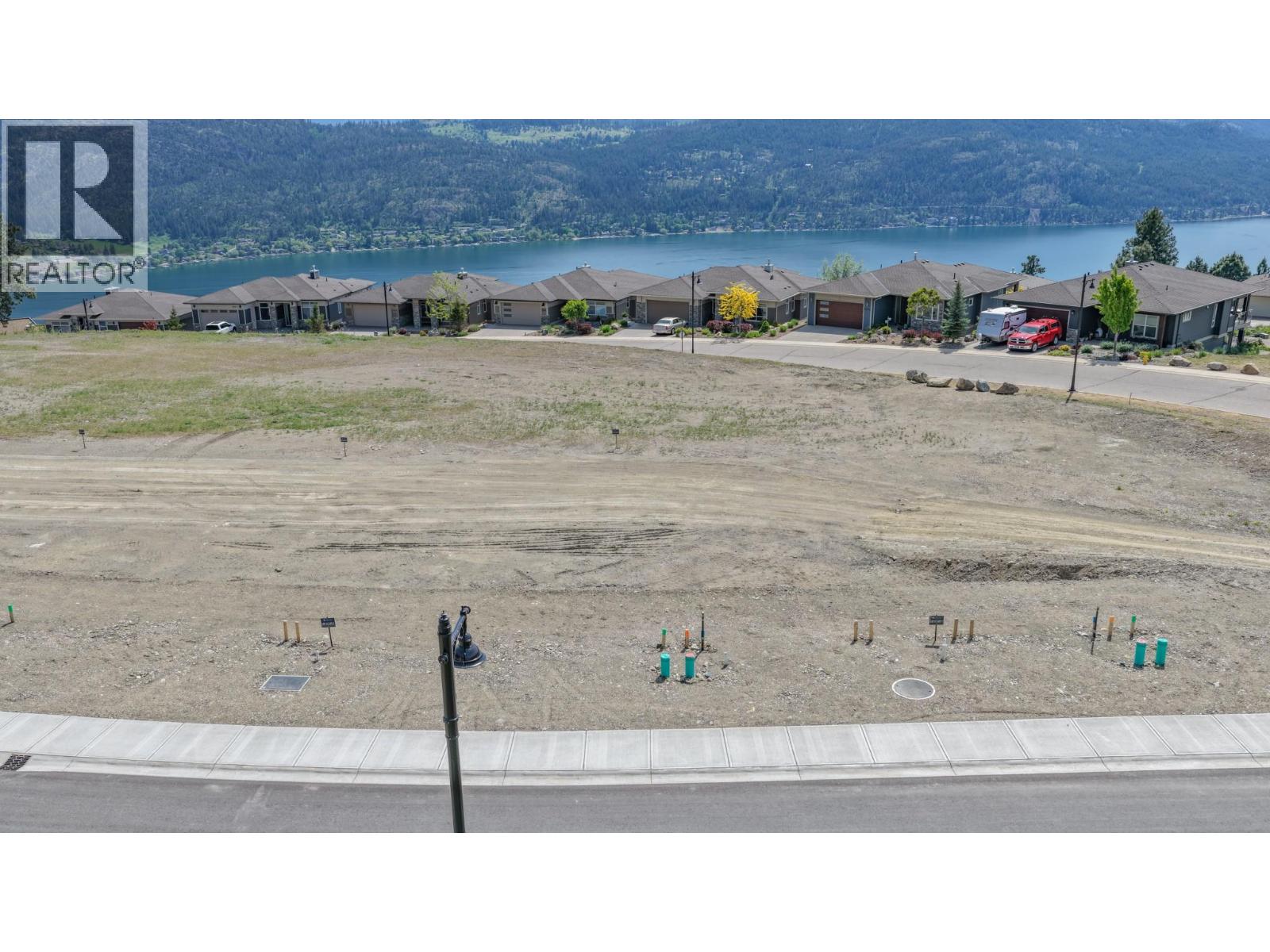 9204 Morning Glory Place, Vernon, British Columbia  V1H 0B6 - Photo 3 - 10387529