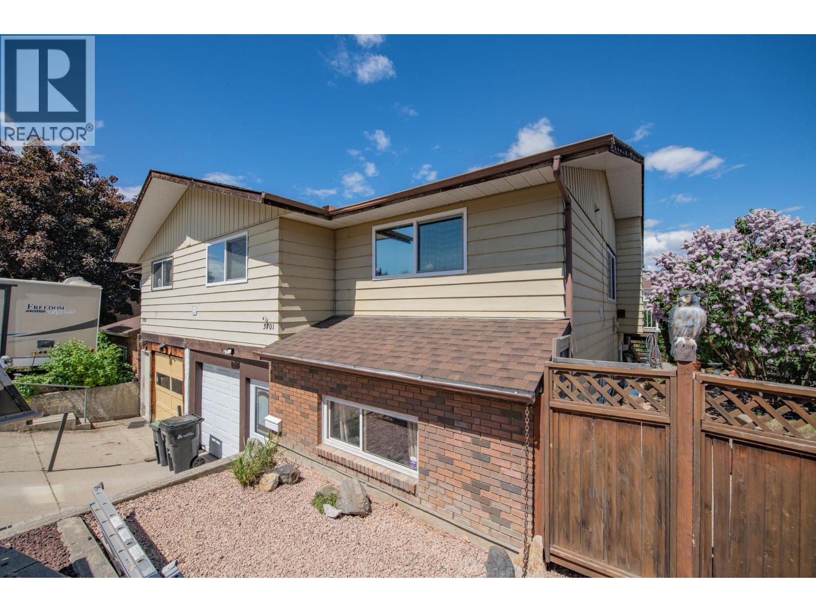 3701 15 Avenue, Vernon, British Columbia  V1T 7Z6 - Photo 2 - 10387637