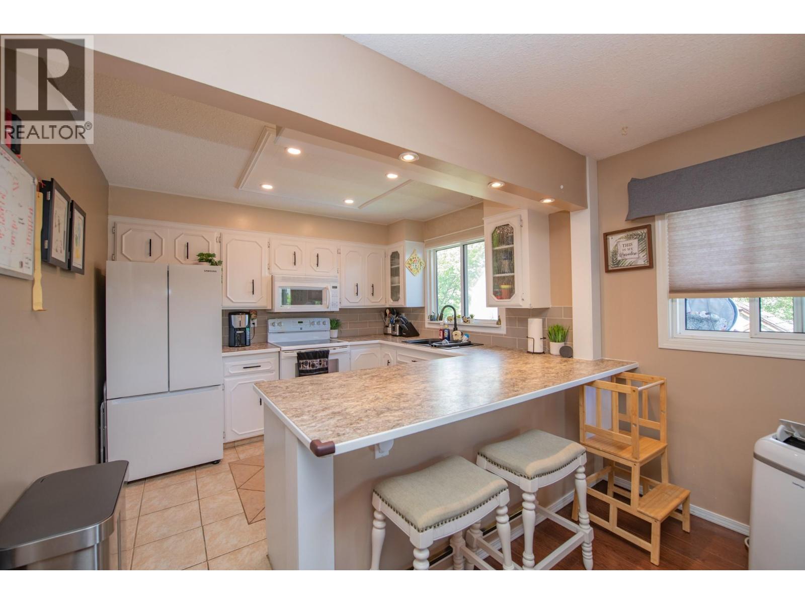 3701 15 Avenue, Vernon, British Columbia  V1T 7Z6 - Photo 4 - 10387637